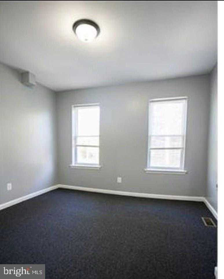 1534 E 28th St photo 10