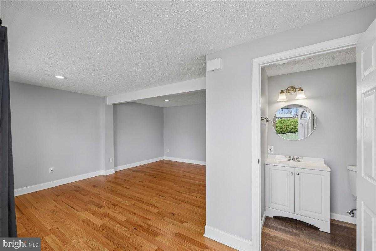 25615 Coltrane Dr photo 4