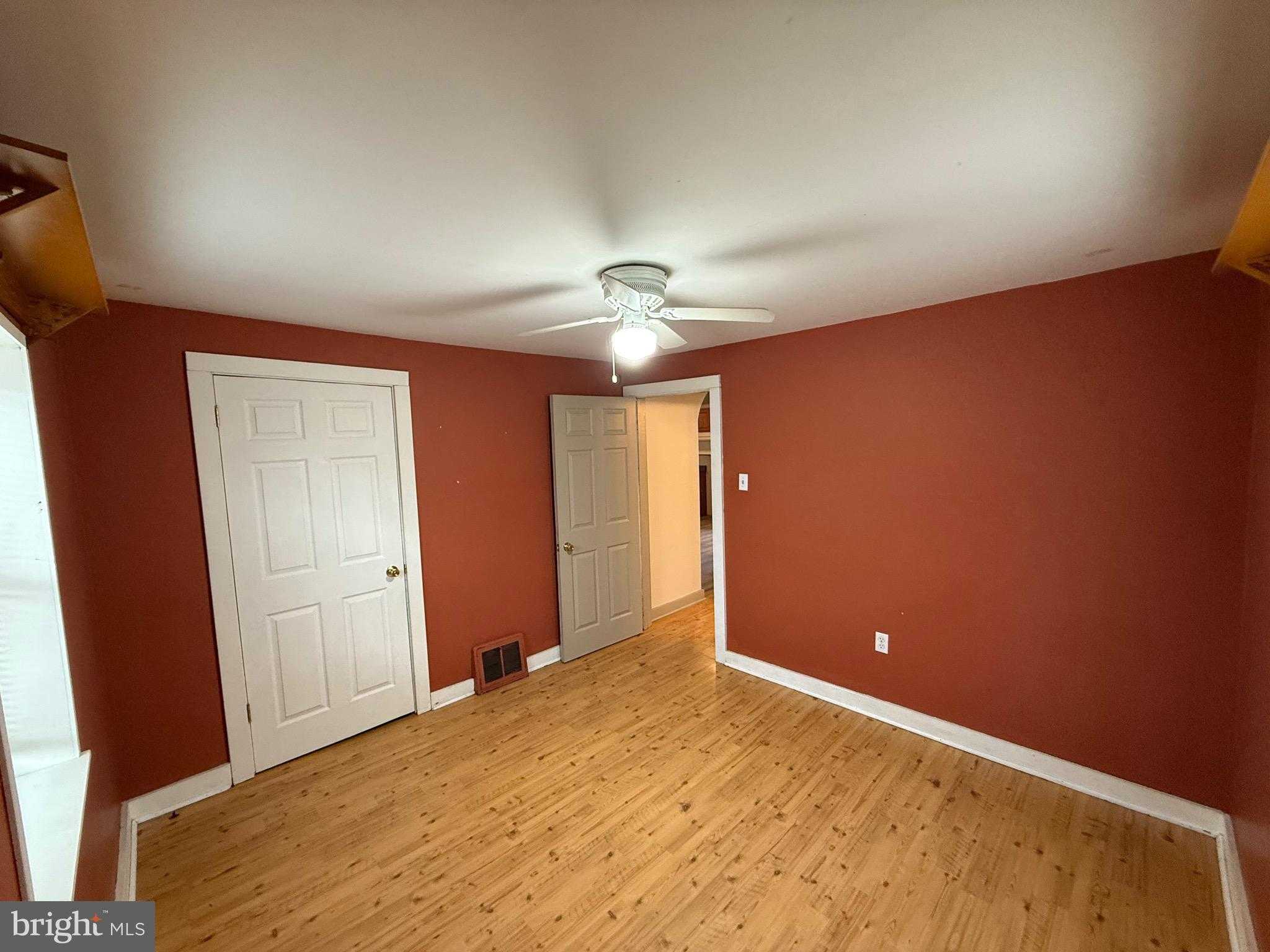 9505 Main St photo 19