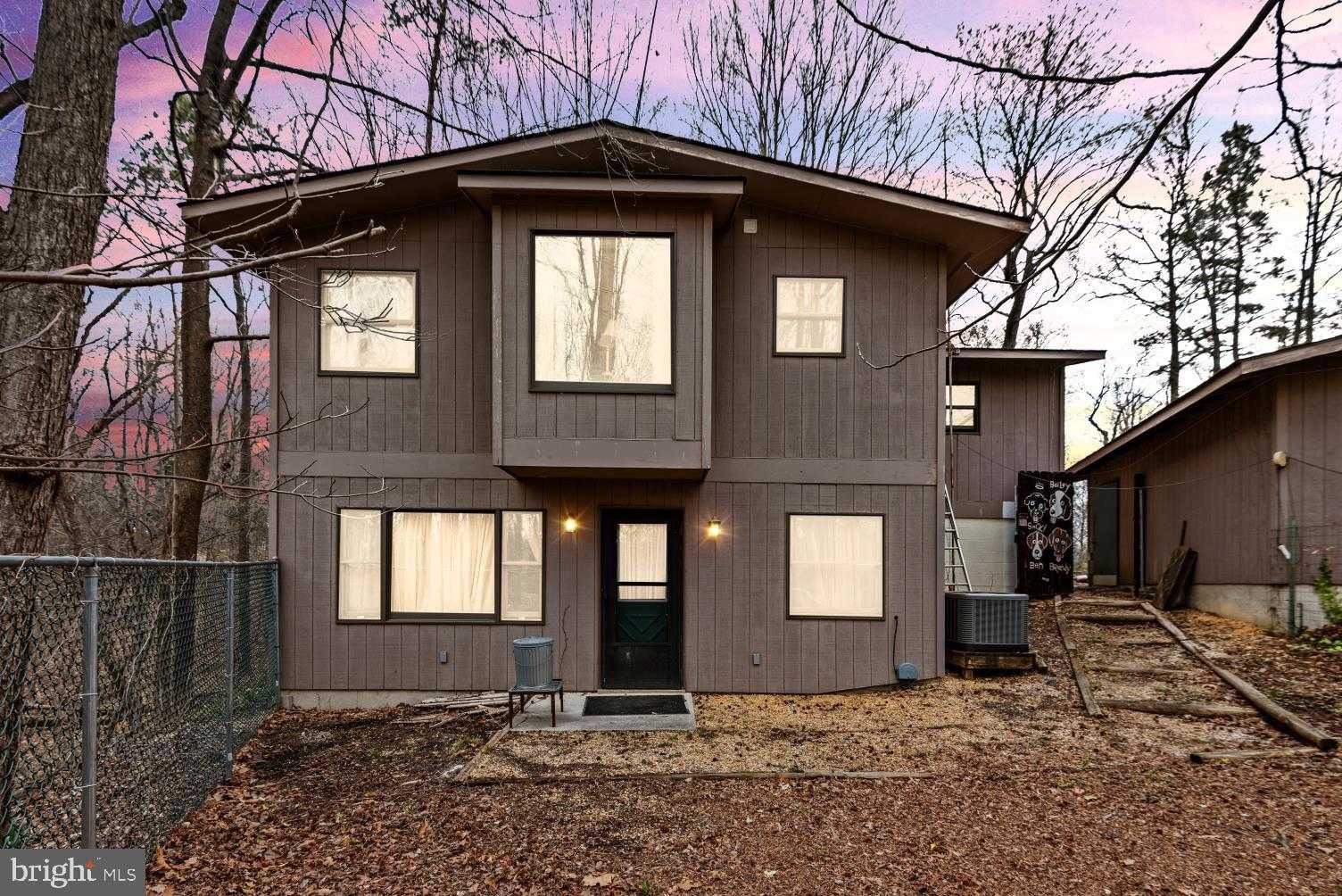 118 Bishop Dr photo 2