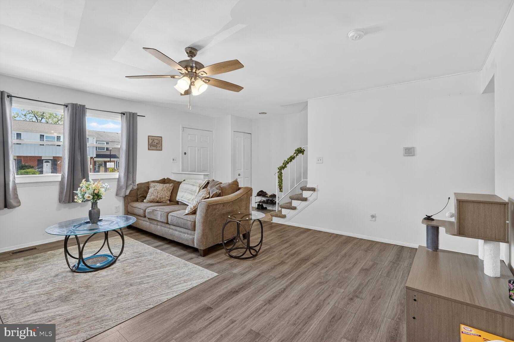 470 Long Towne CT photo 3