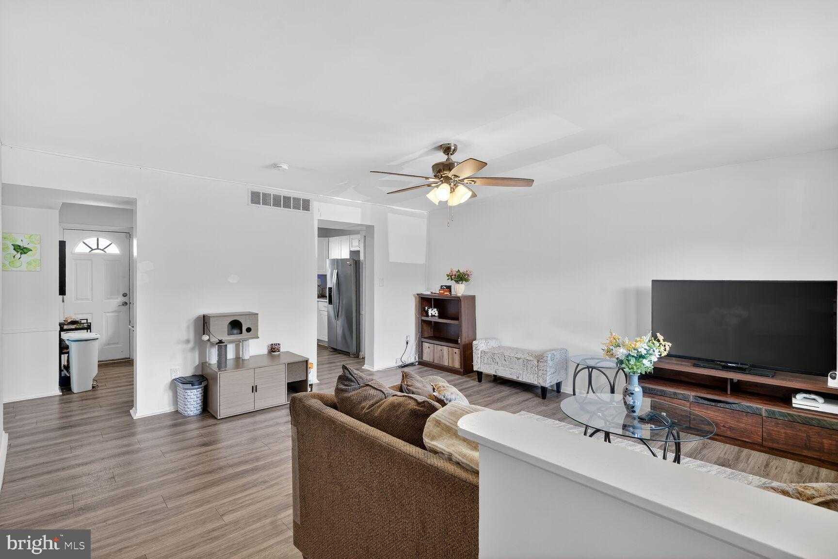 470 Long Towne CT photo 5