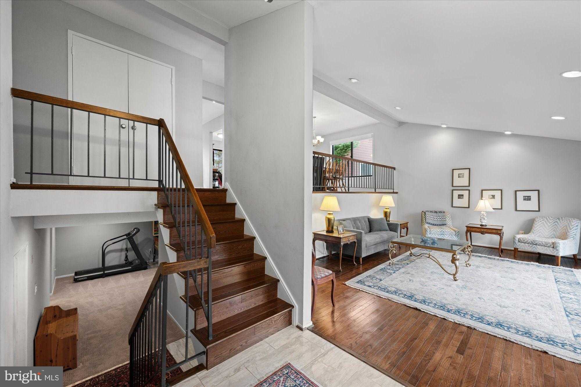 2519 Oakenshield Dr photo 3