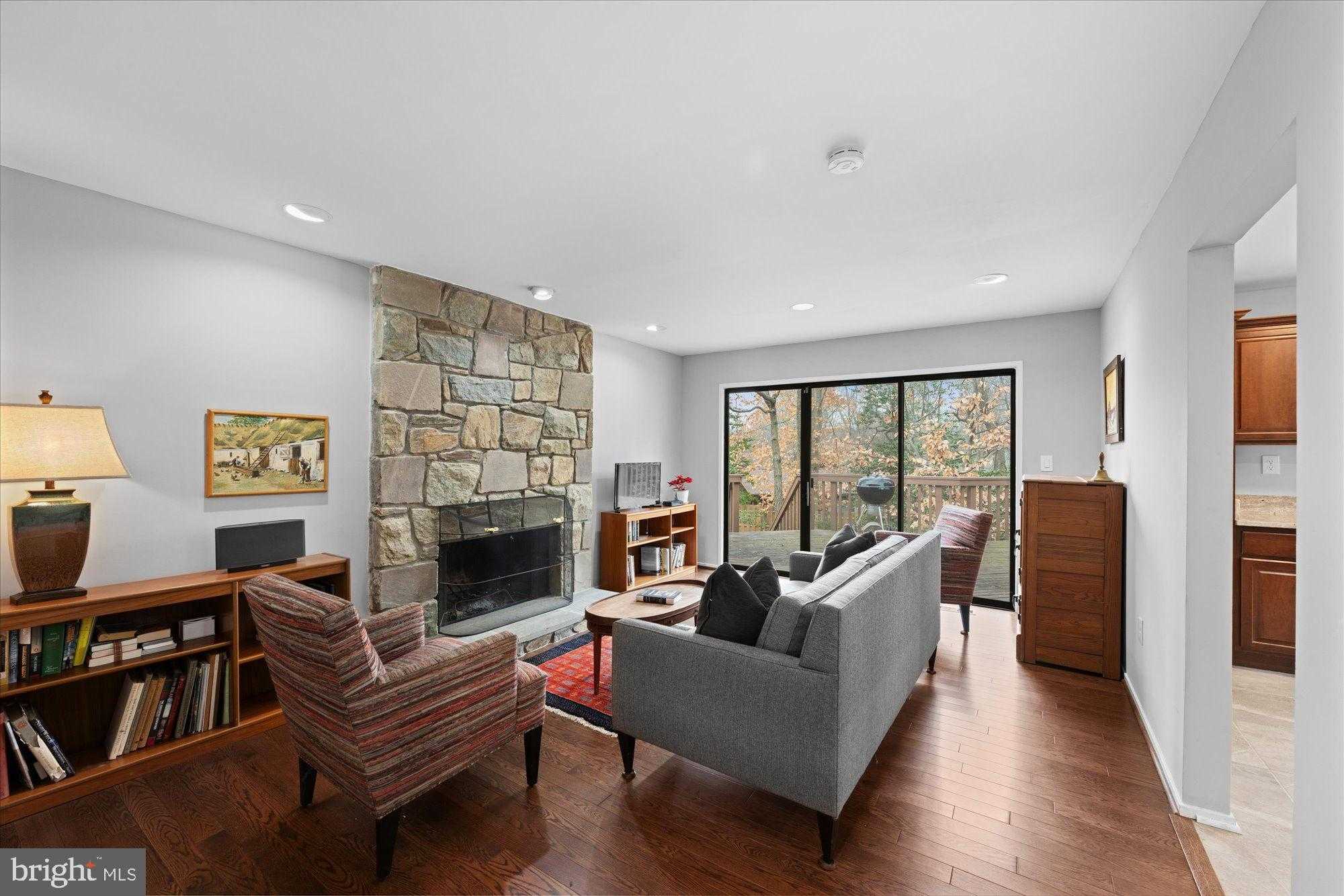 2519 Oakenshield Dr photo 9