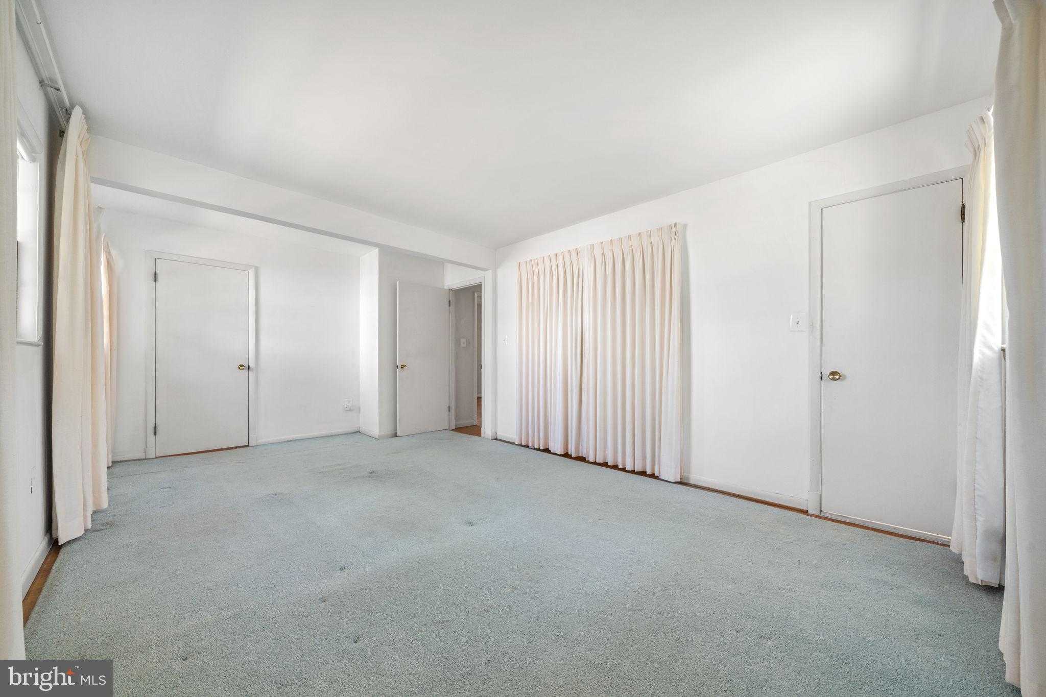 1806 Lansing CT photo 33