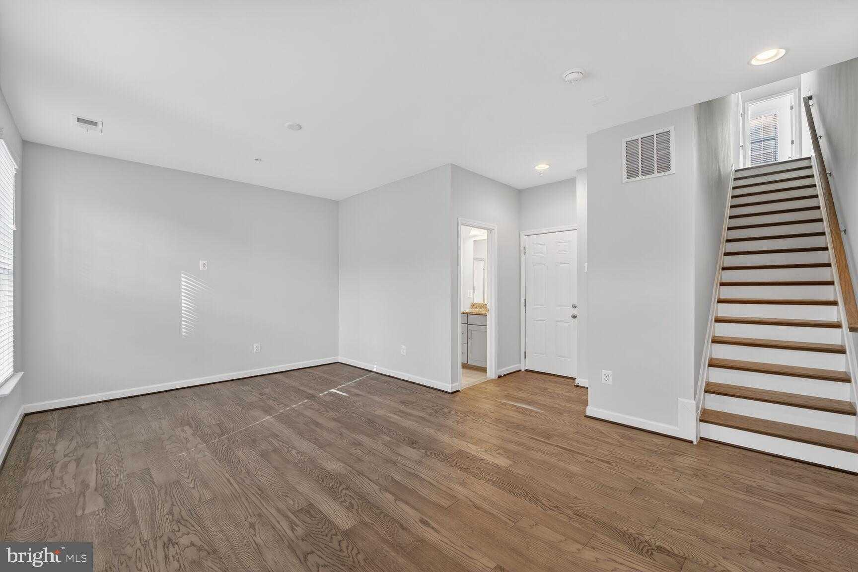 620 Leigh Way # 502 photo 3