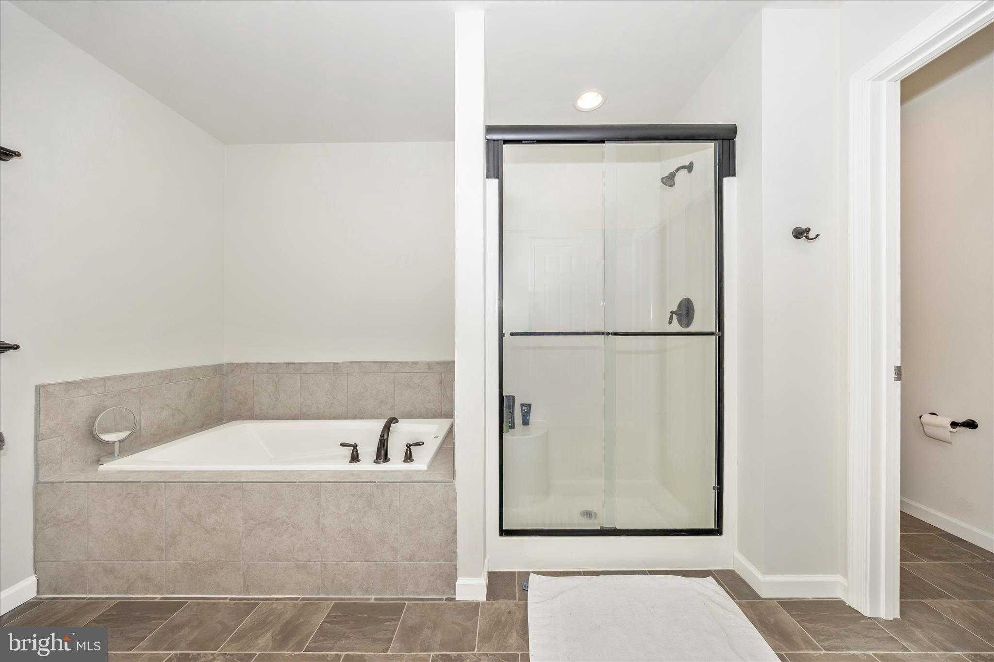 2805 Hillfield Dr photo 25