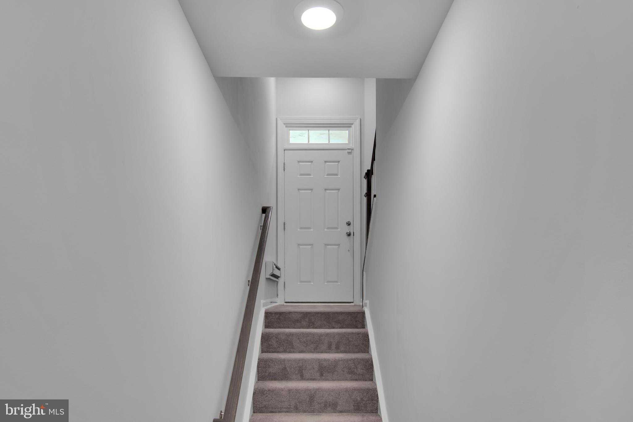 9712 Vang Dr photo 3