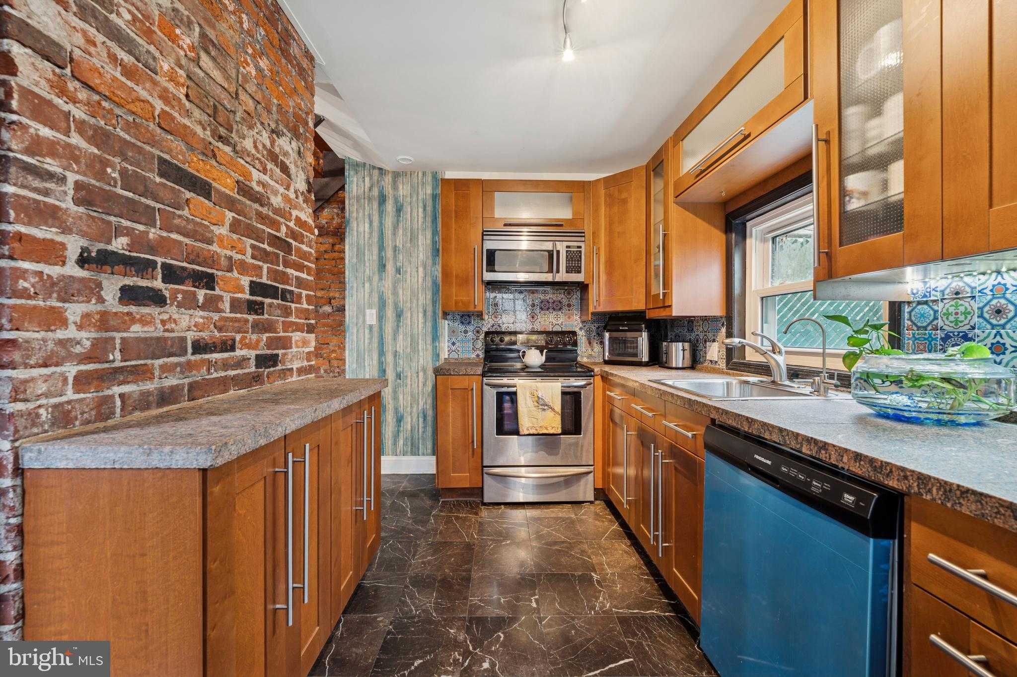 1632 Brown St photo 12