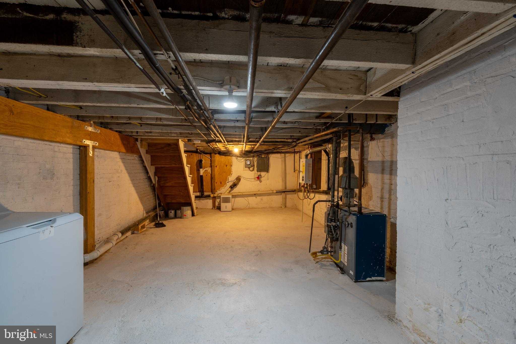 1826 E Lombard St photo 25