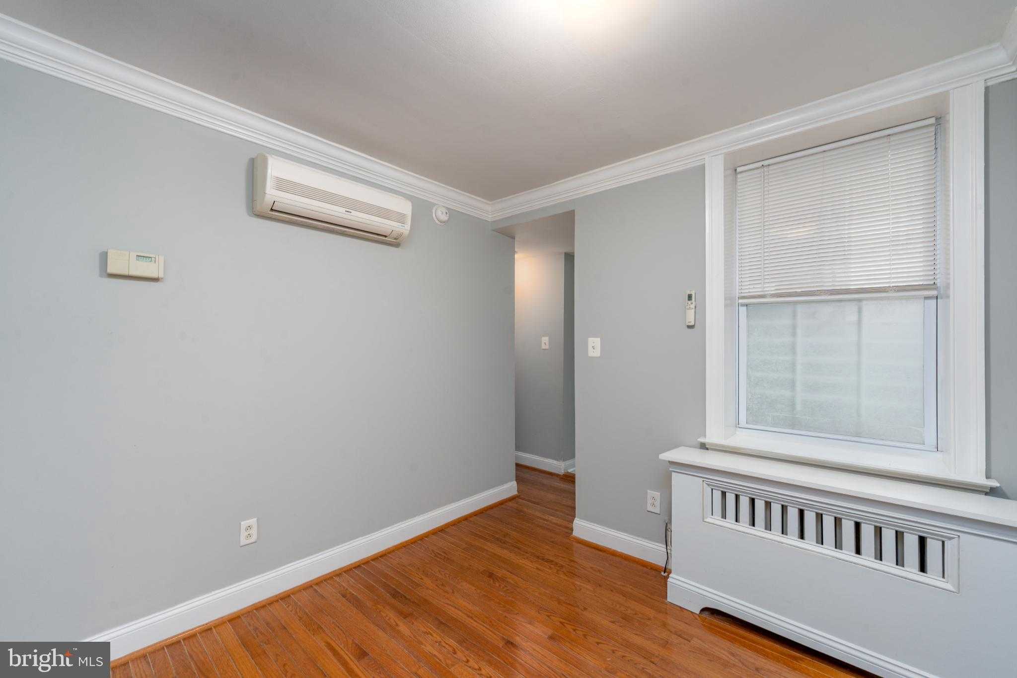 1826 E Lombard St photo 9