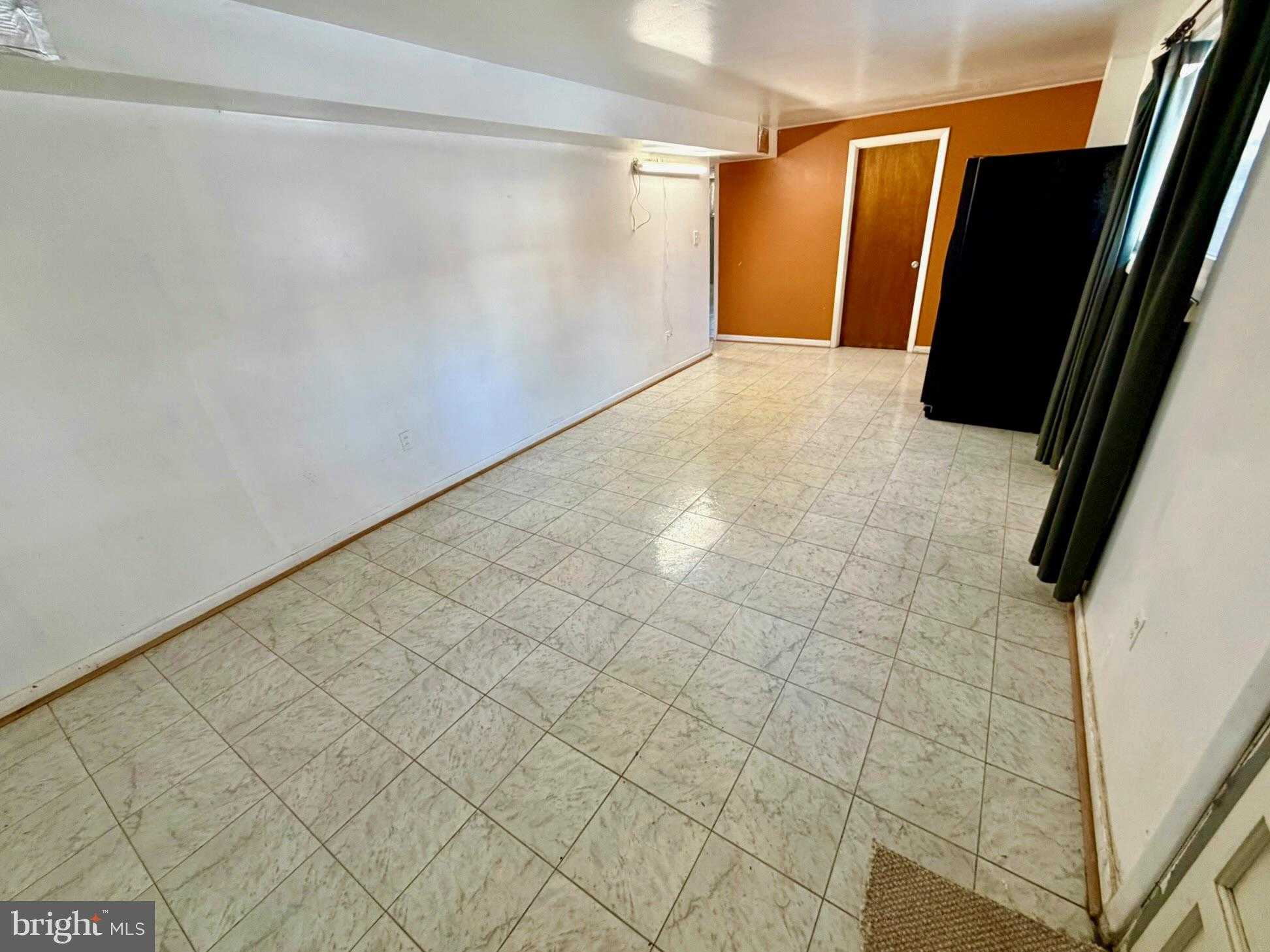 905 Playford Ln photo 38