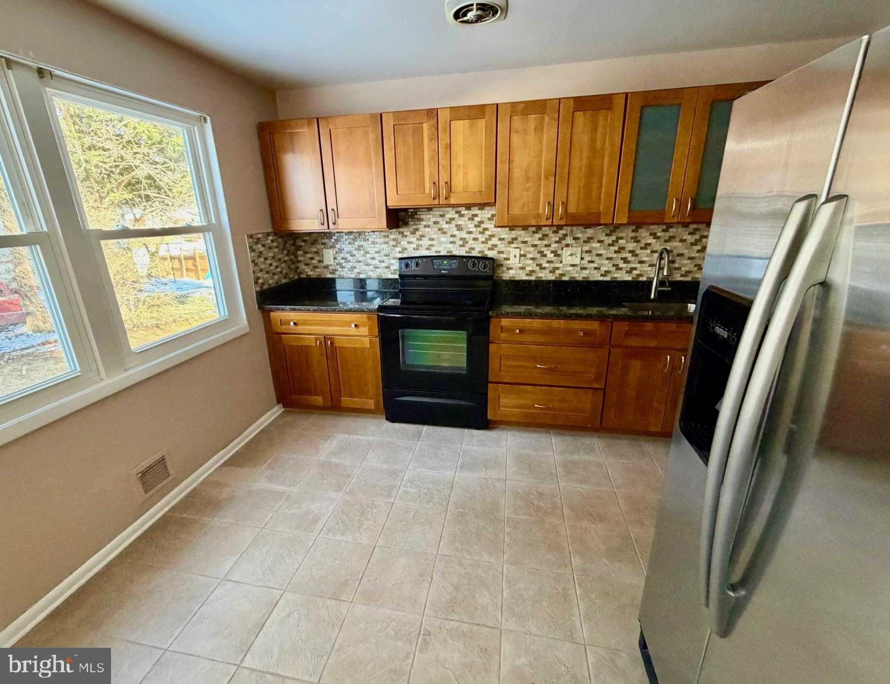 905 Playford Ln photo 9