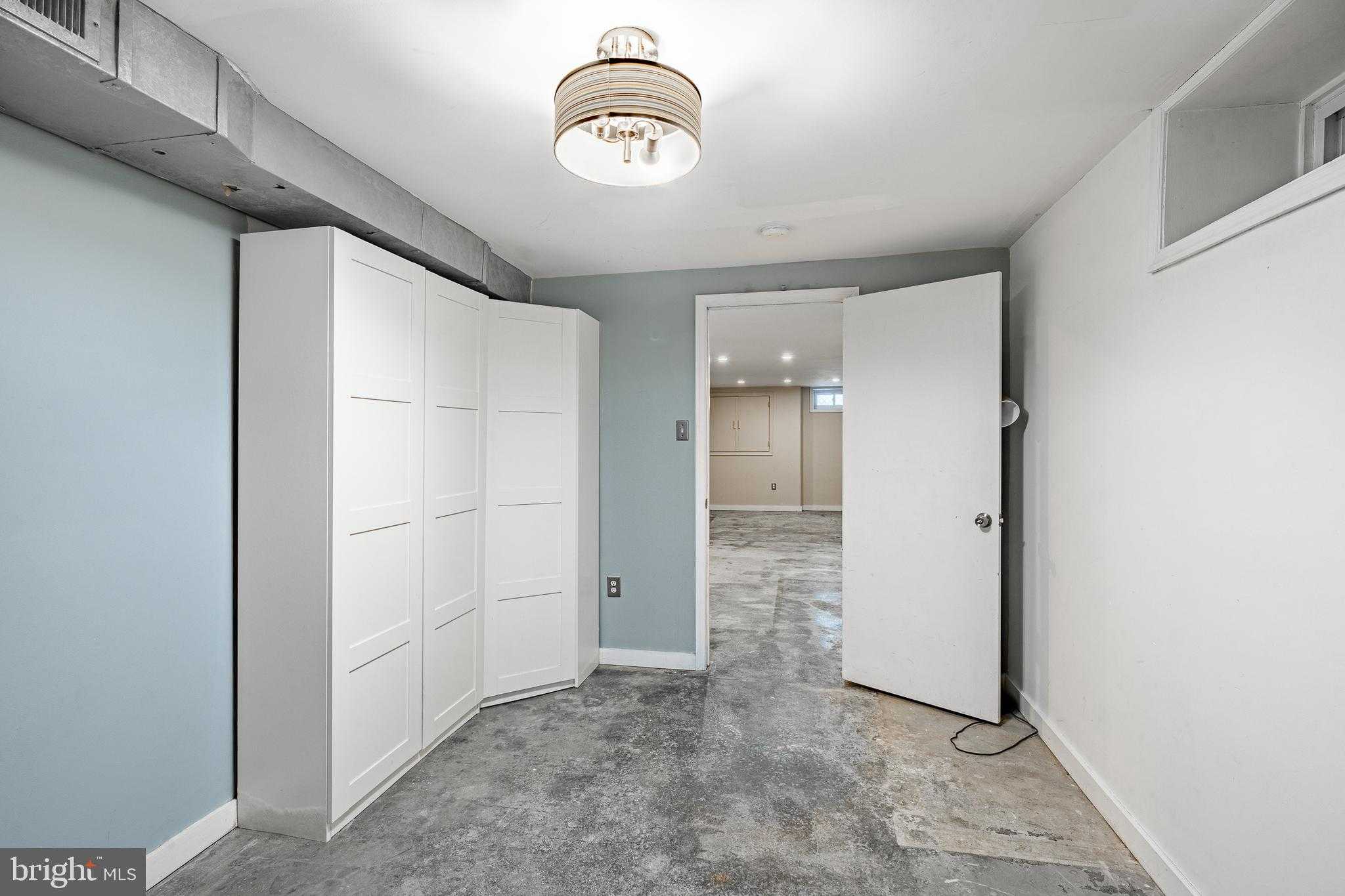 1815 Bainbridge St # 1 photo 17