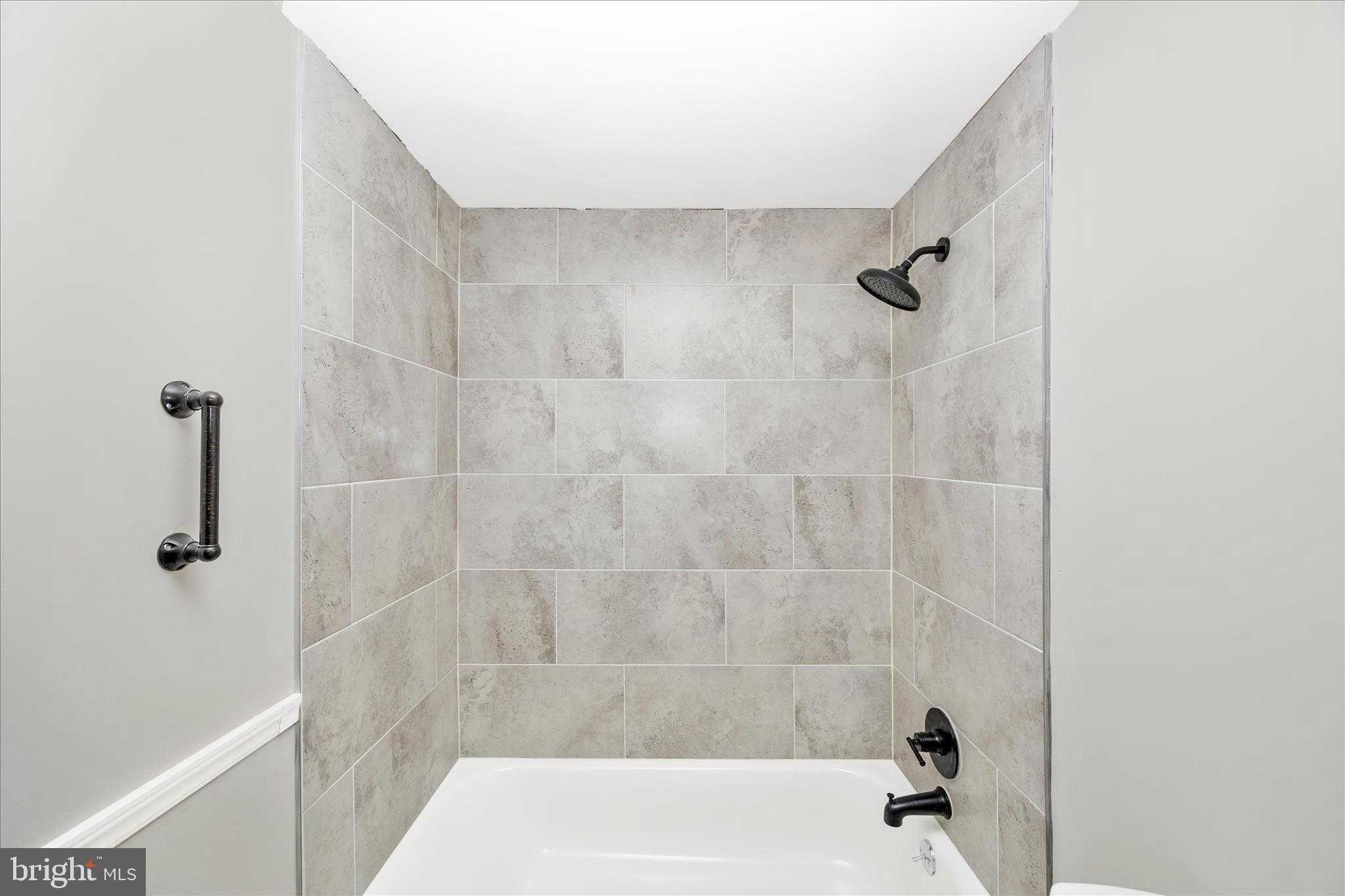 10800 Lincoln Hts photo 26