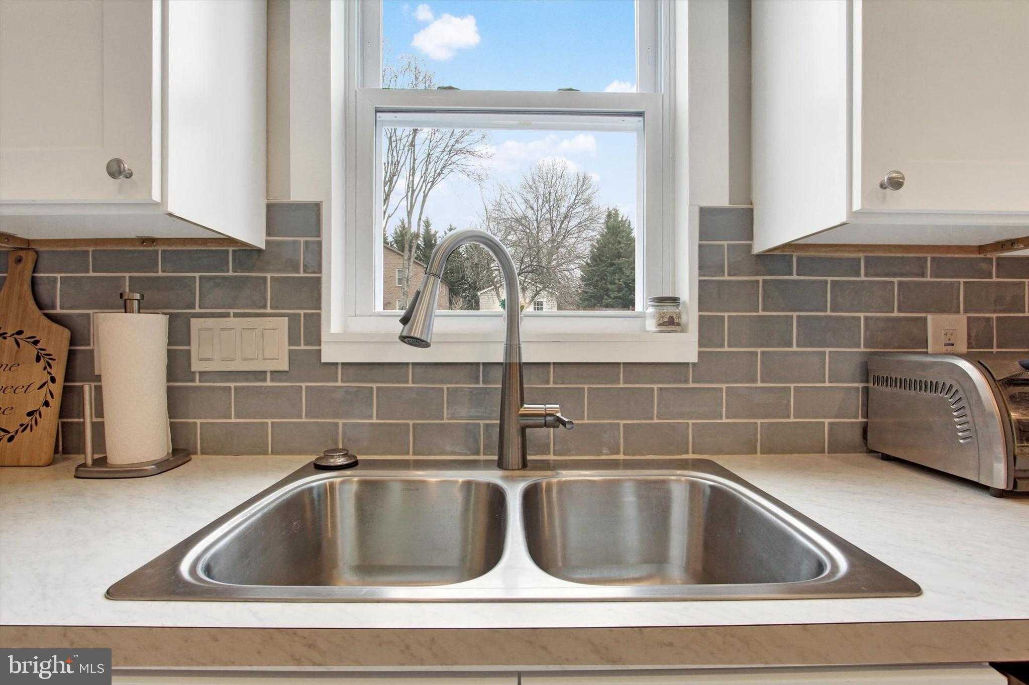 115 N Washington St photo 15