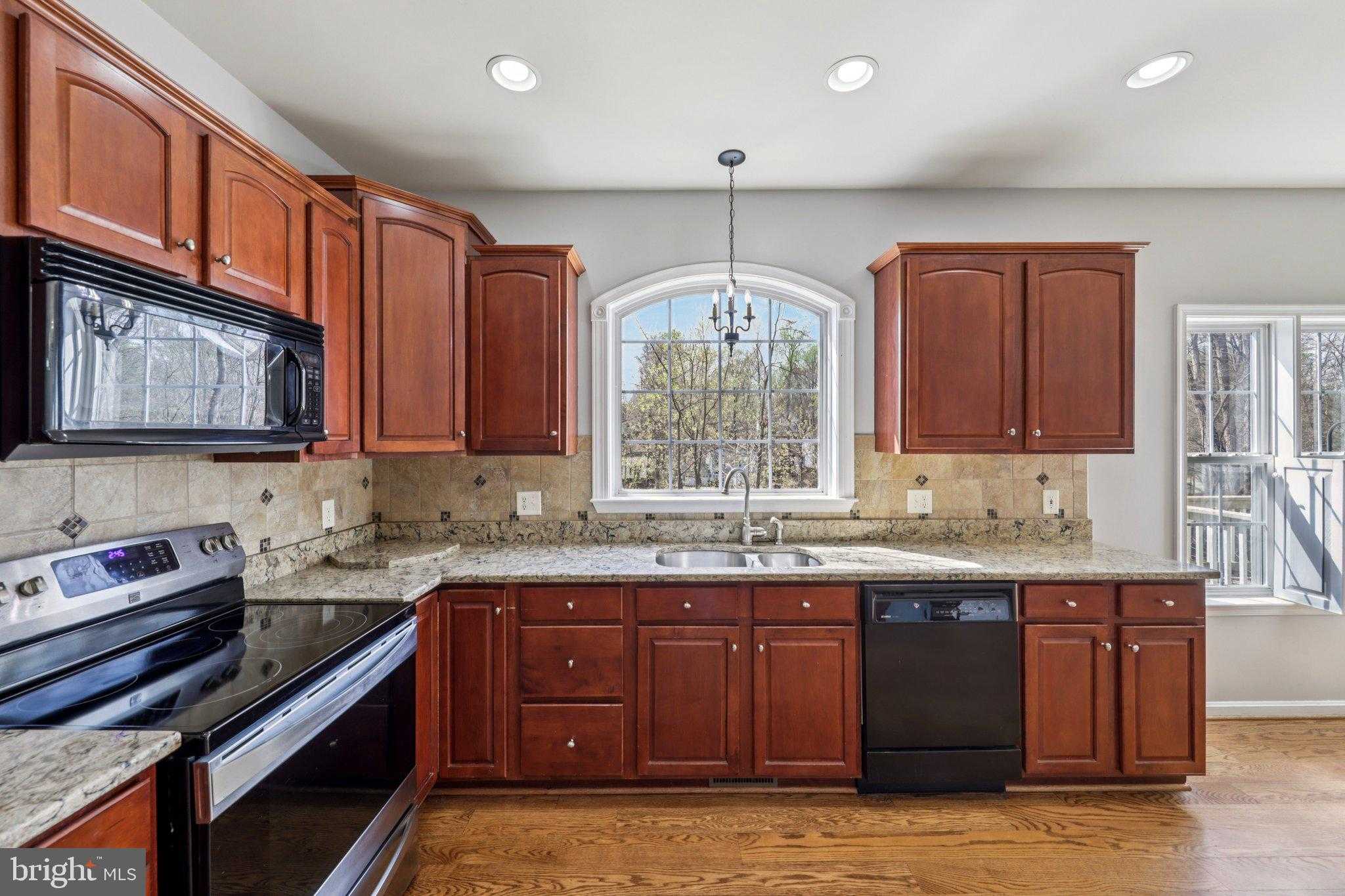 102 Richmond Cv photo 12