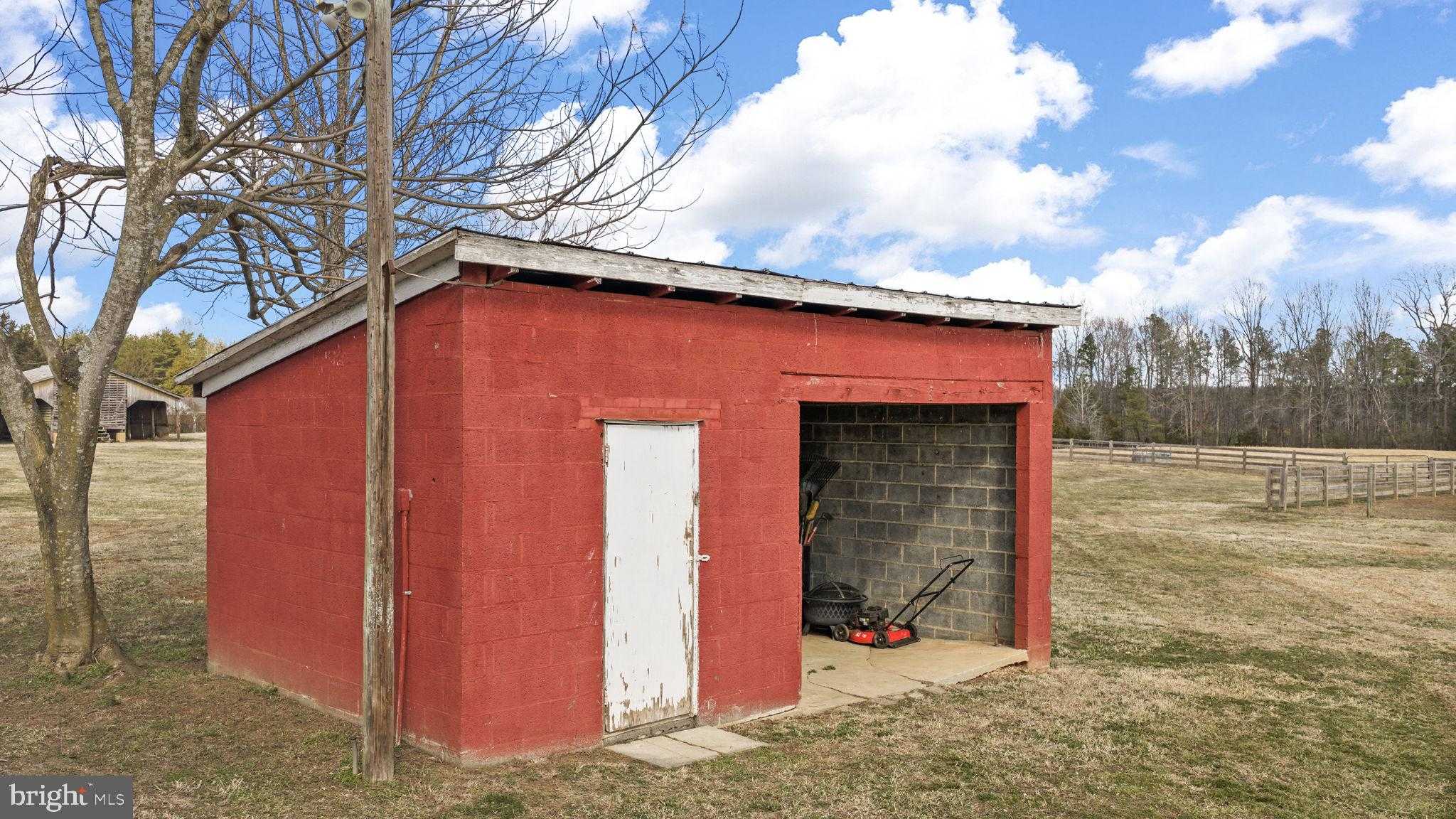 1815 Country Rd photo 82