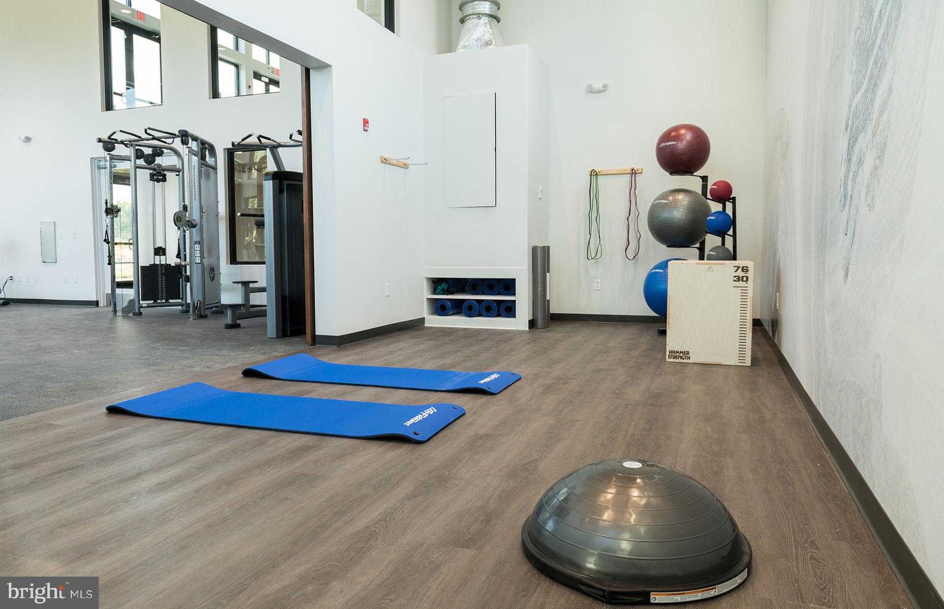 1102 Crested Wood Dr photo 37