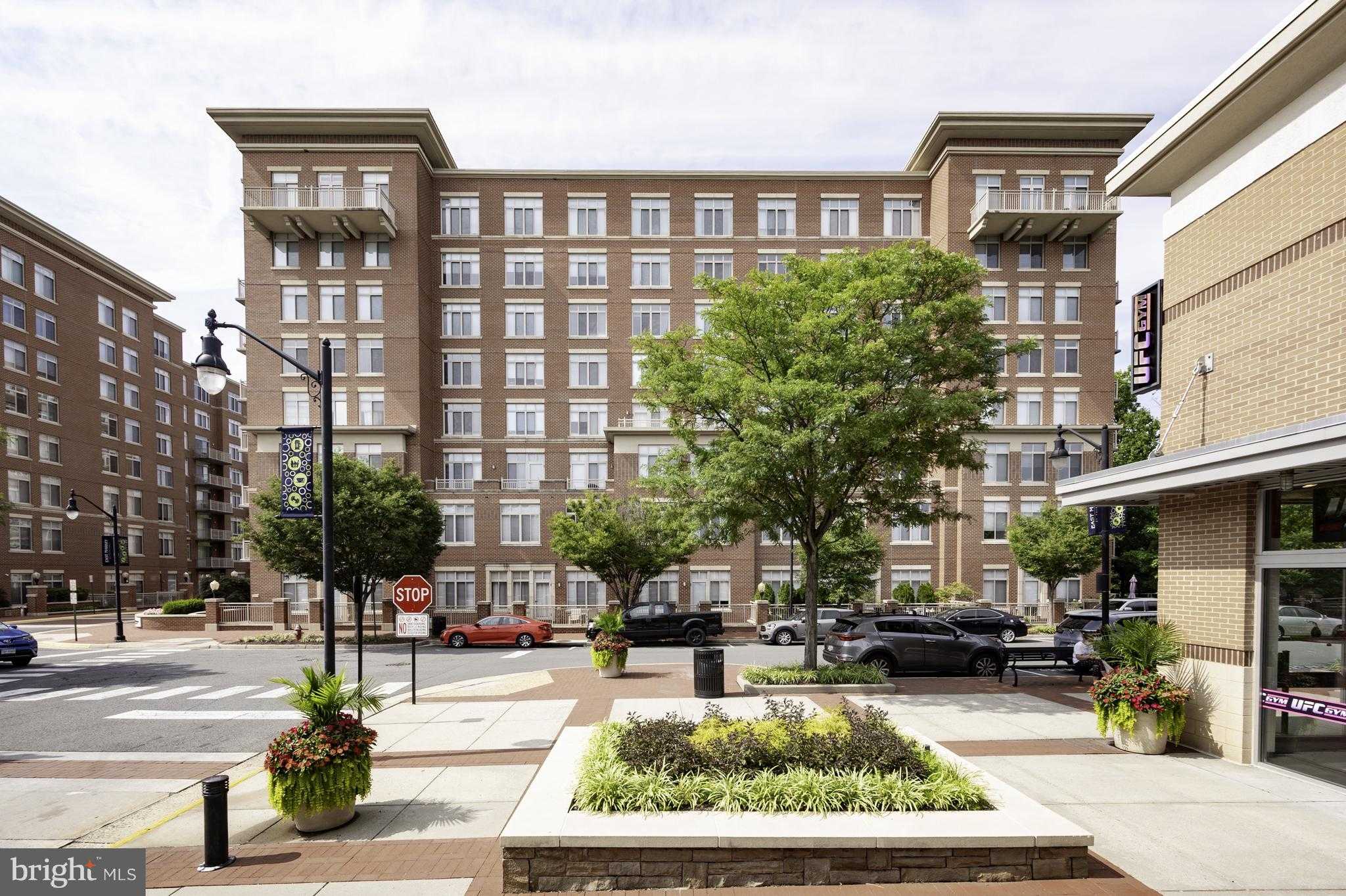 4480 Market Commons Dr Unit 715 photo 3