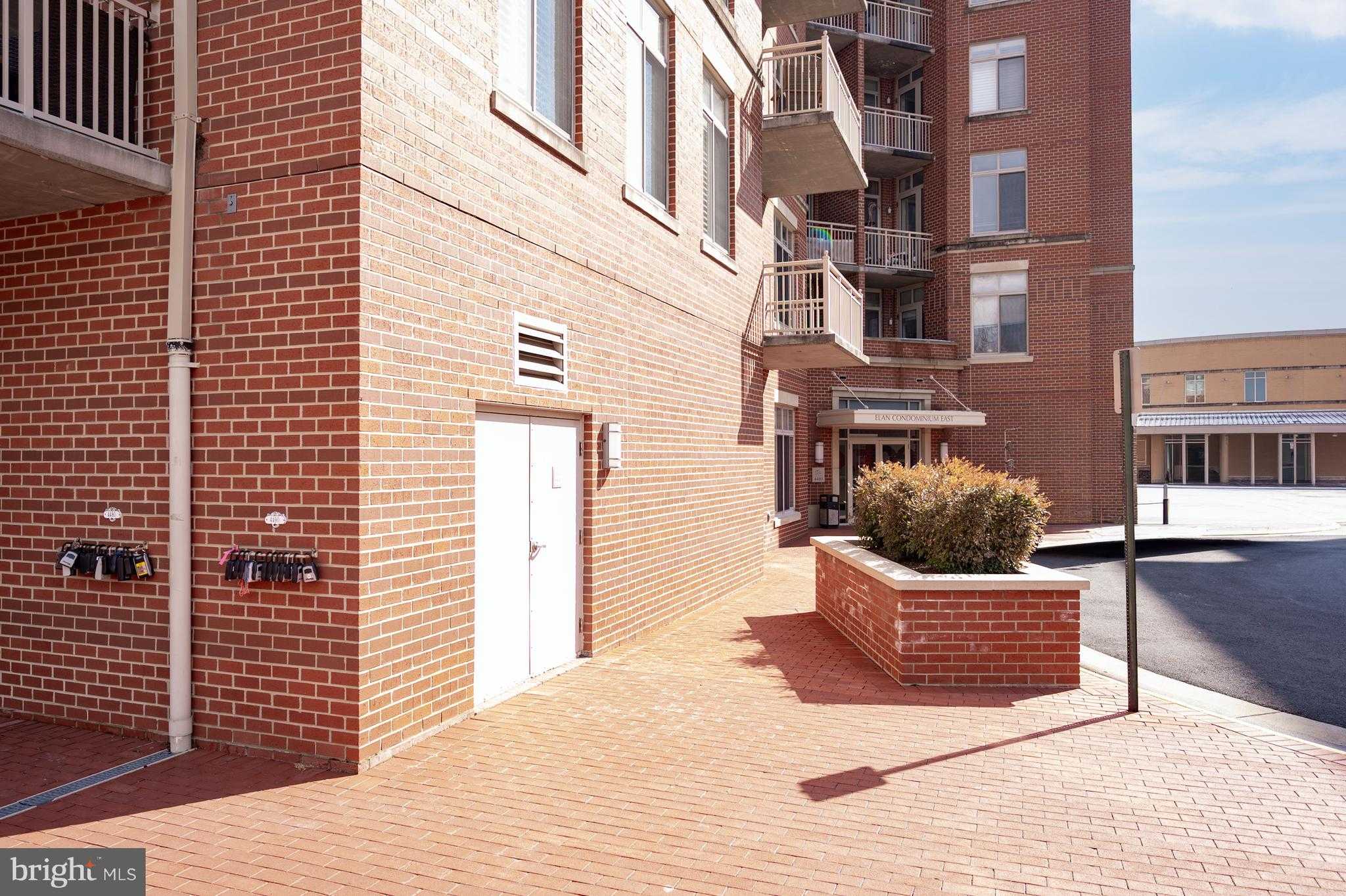 4480 Market Commons Dr Unit 715 photo 32