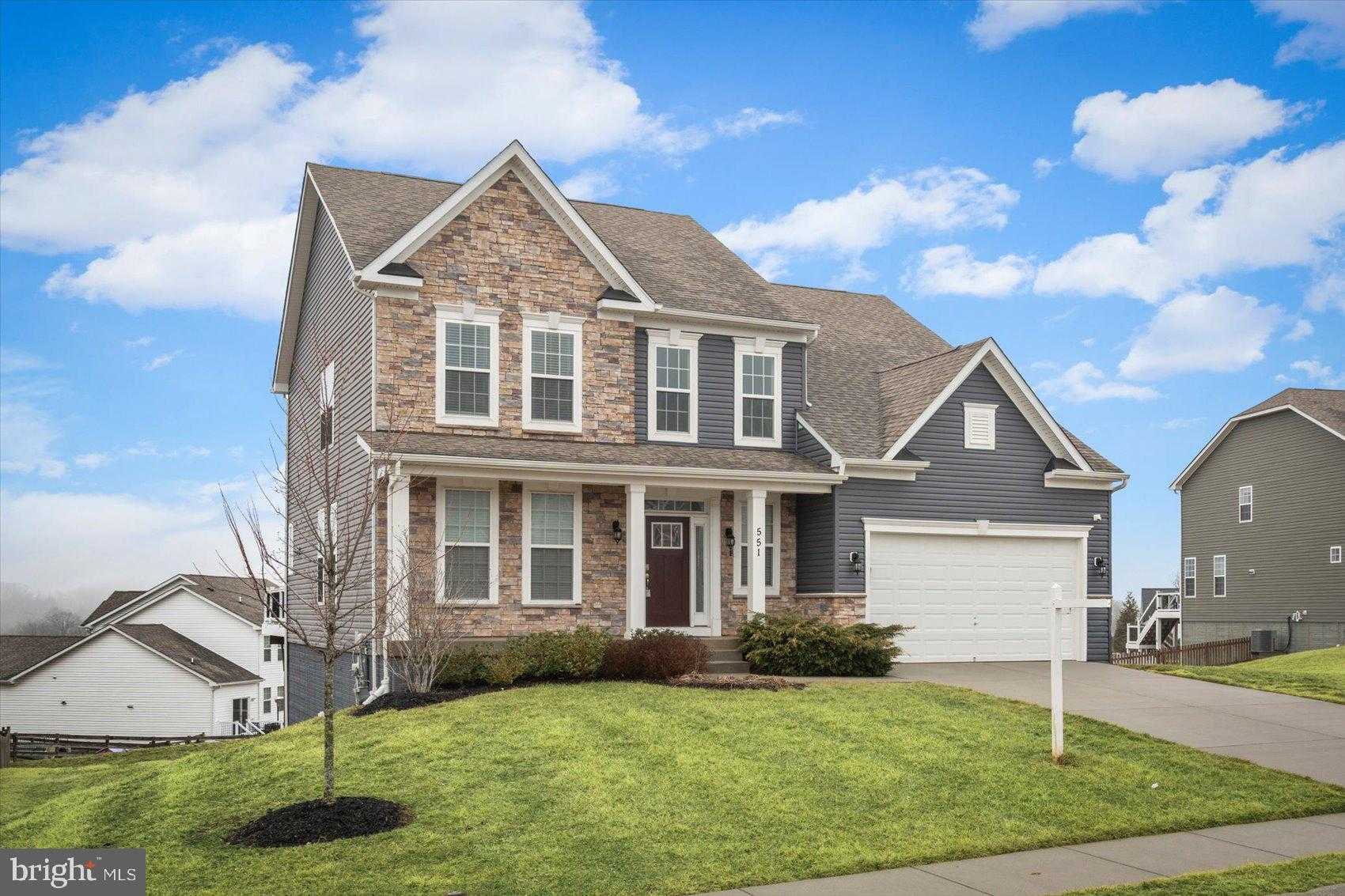 551 Spring Green CT photo 3