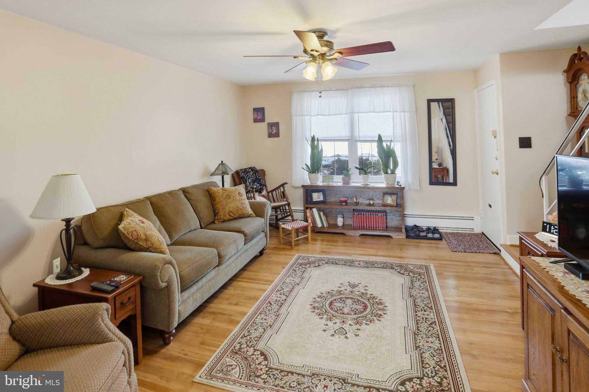 200 Maplewood Dr photo 5