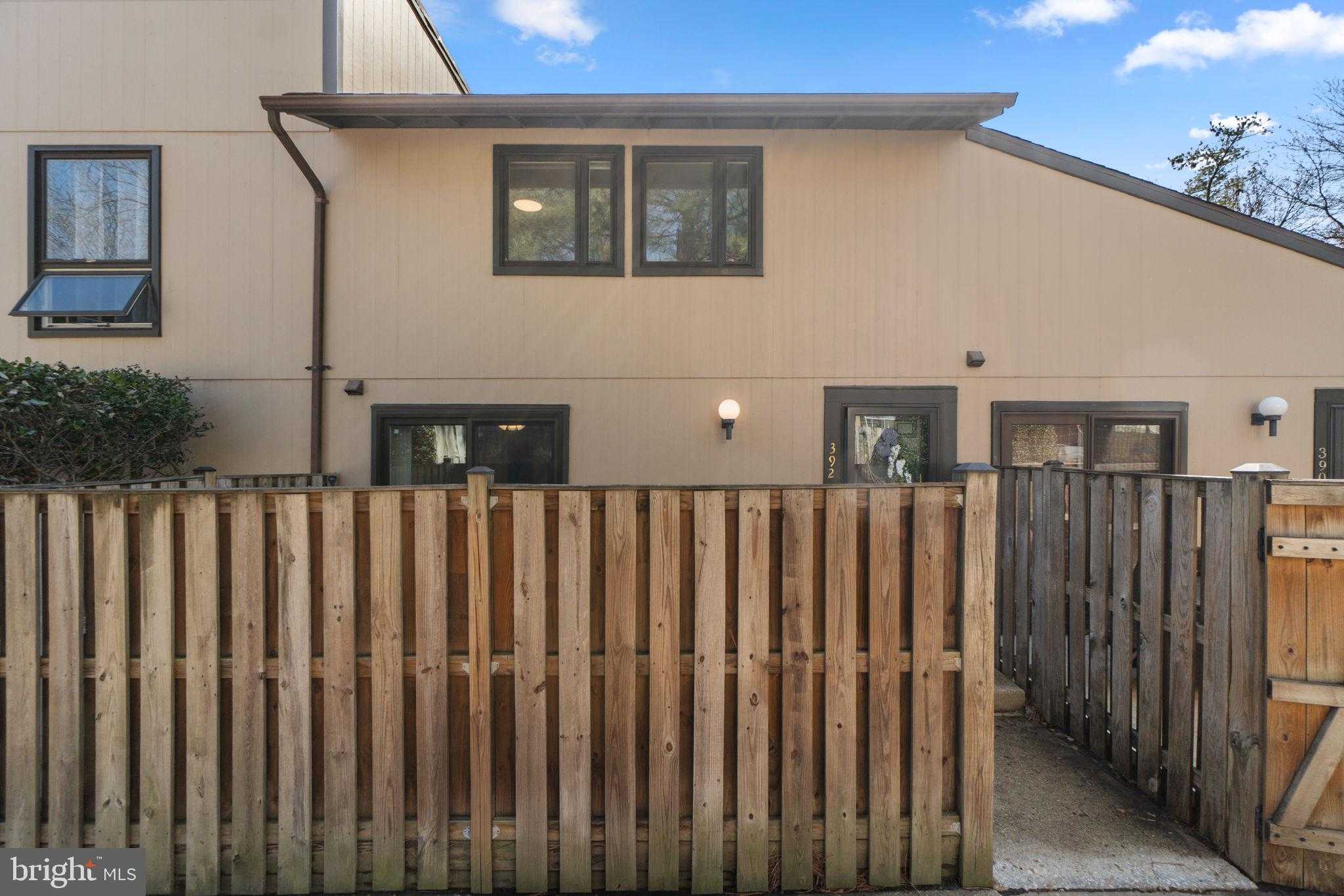 392 West CT photo 47