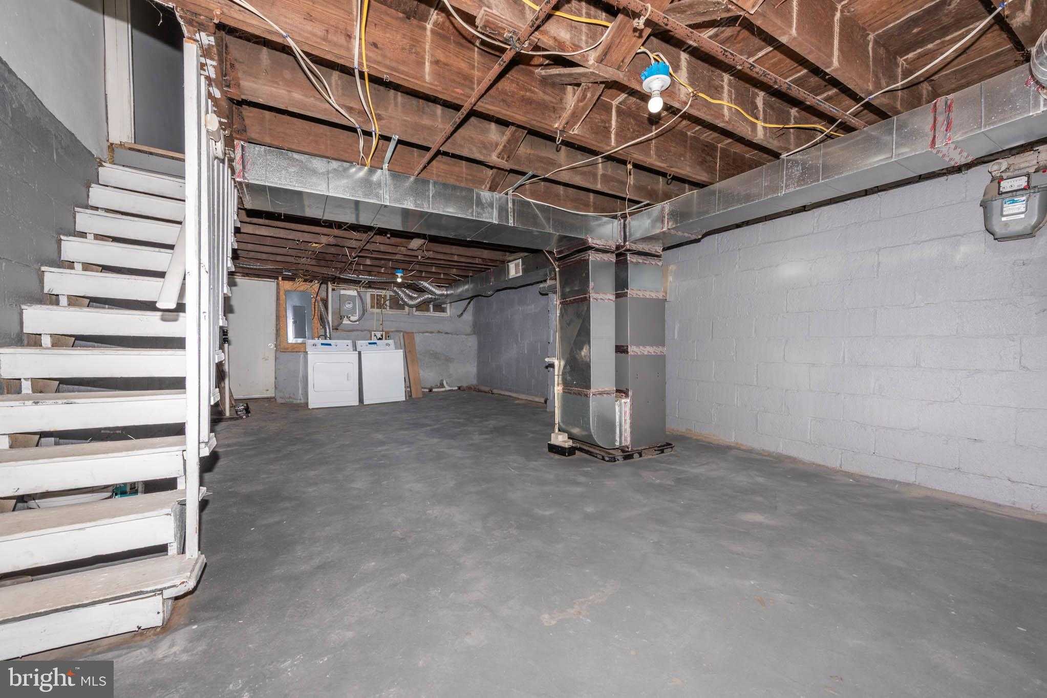 2514 Barclay St photo 27