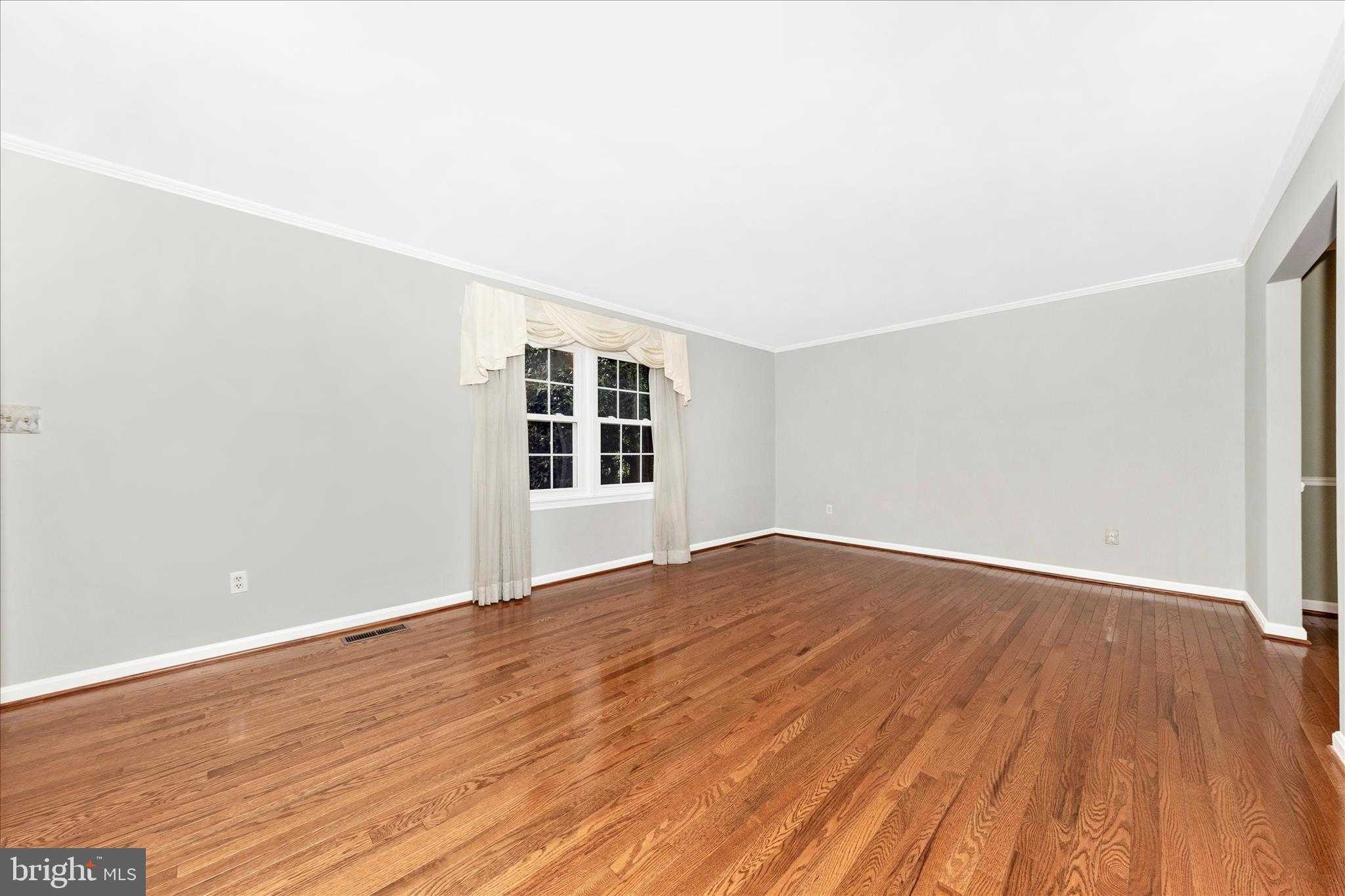 3 Pavilion Dr photo 4