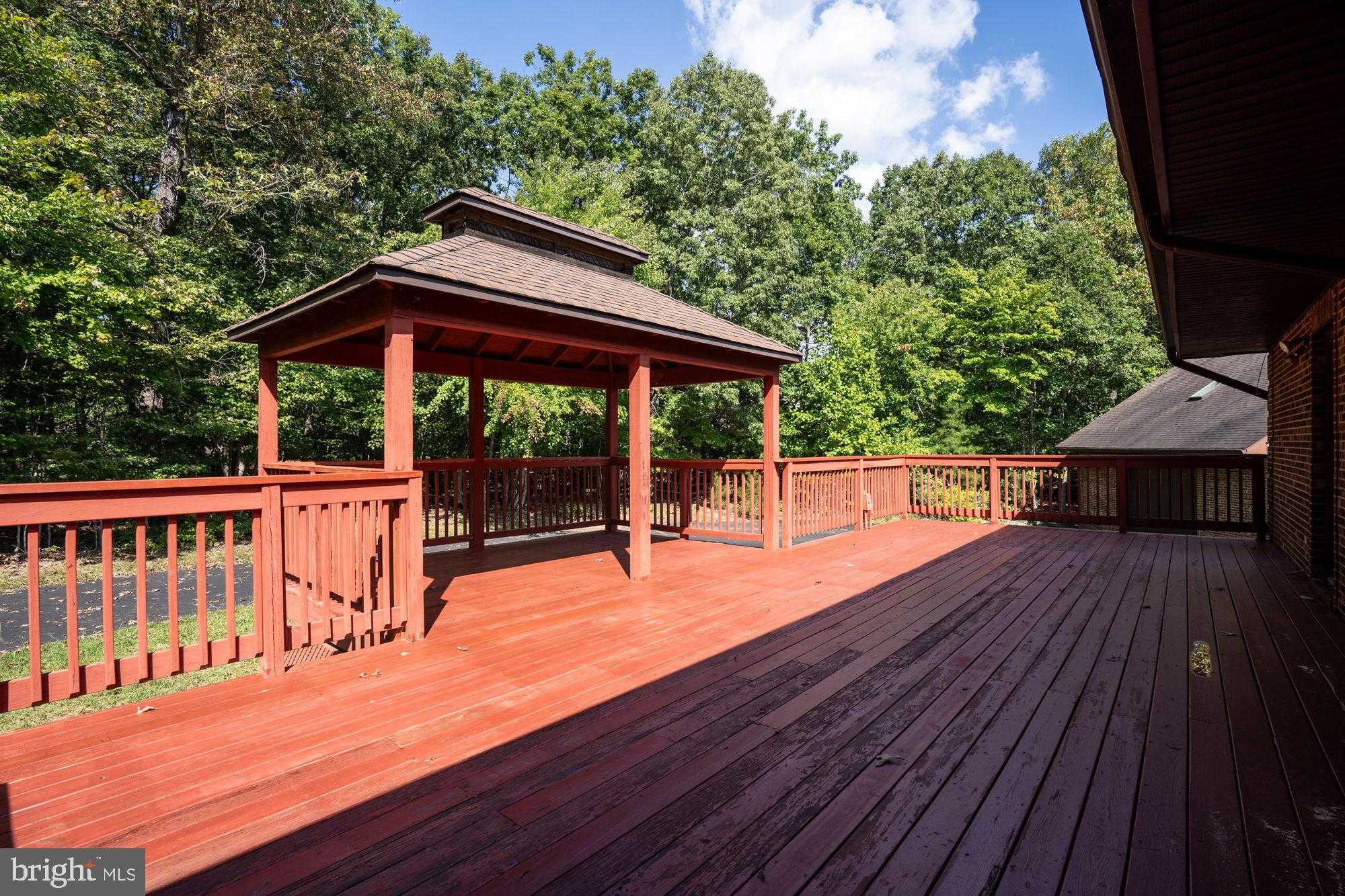 74 Wood Cove CT photo 49