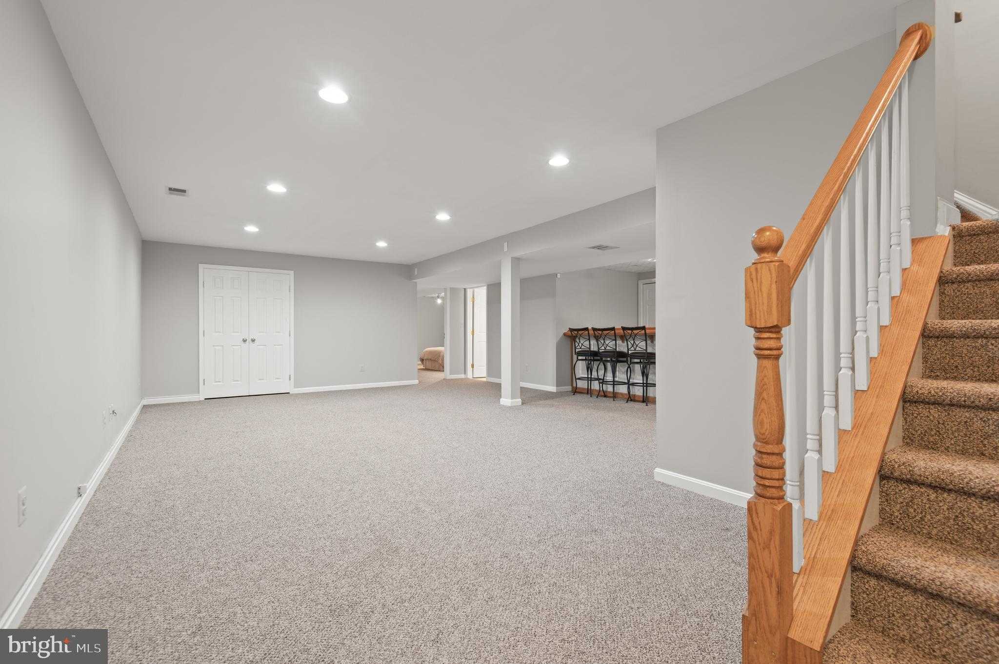 8 Henderson Hill CT photo 29