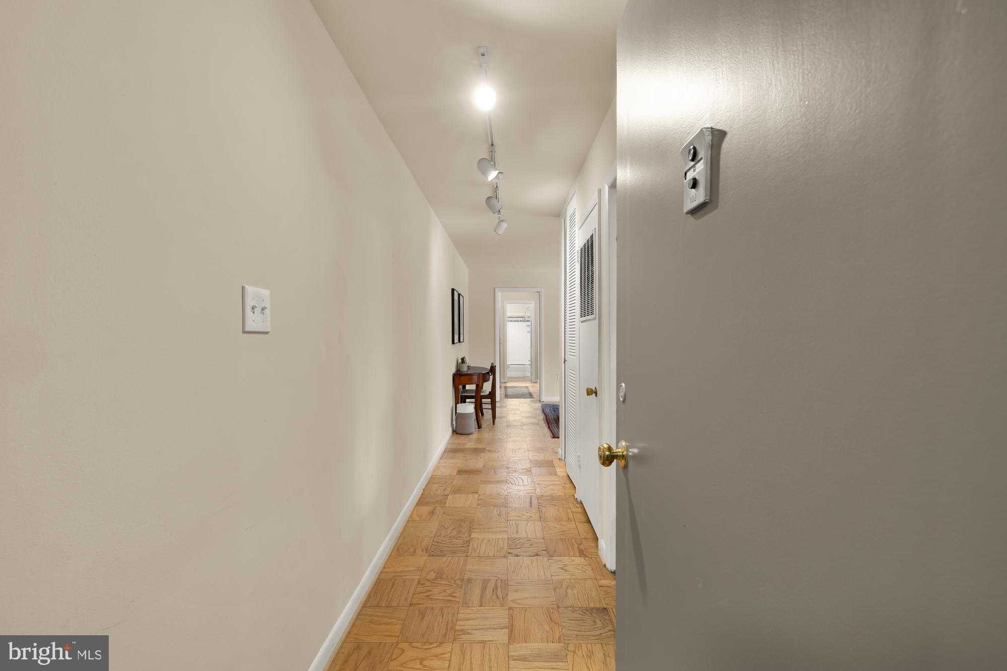 10661 Weymouth St photo 2