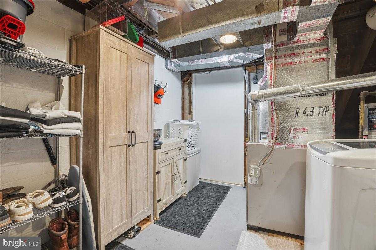 852 Feist Ave photo 35