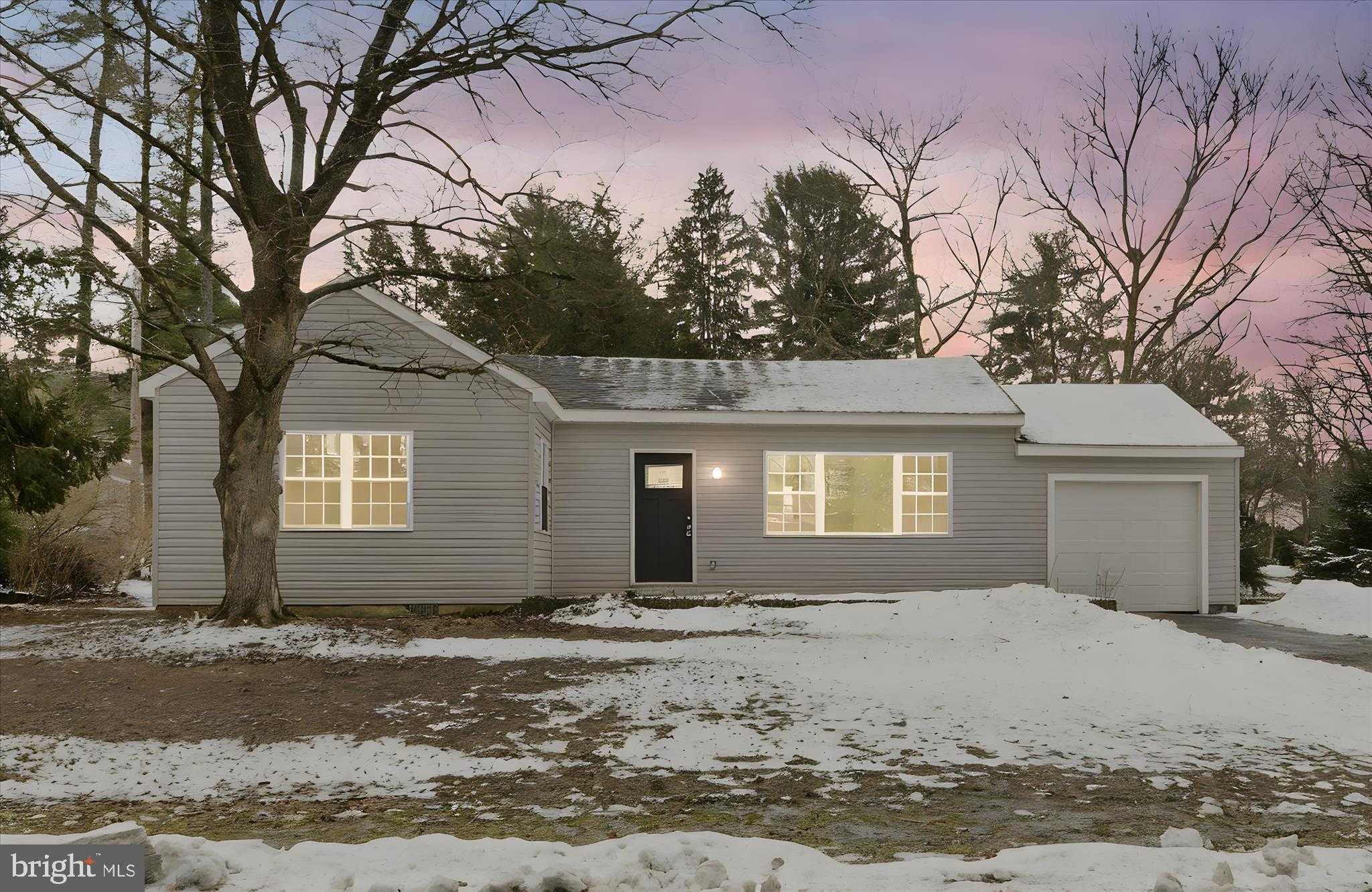 200 Willow Rd photo 3