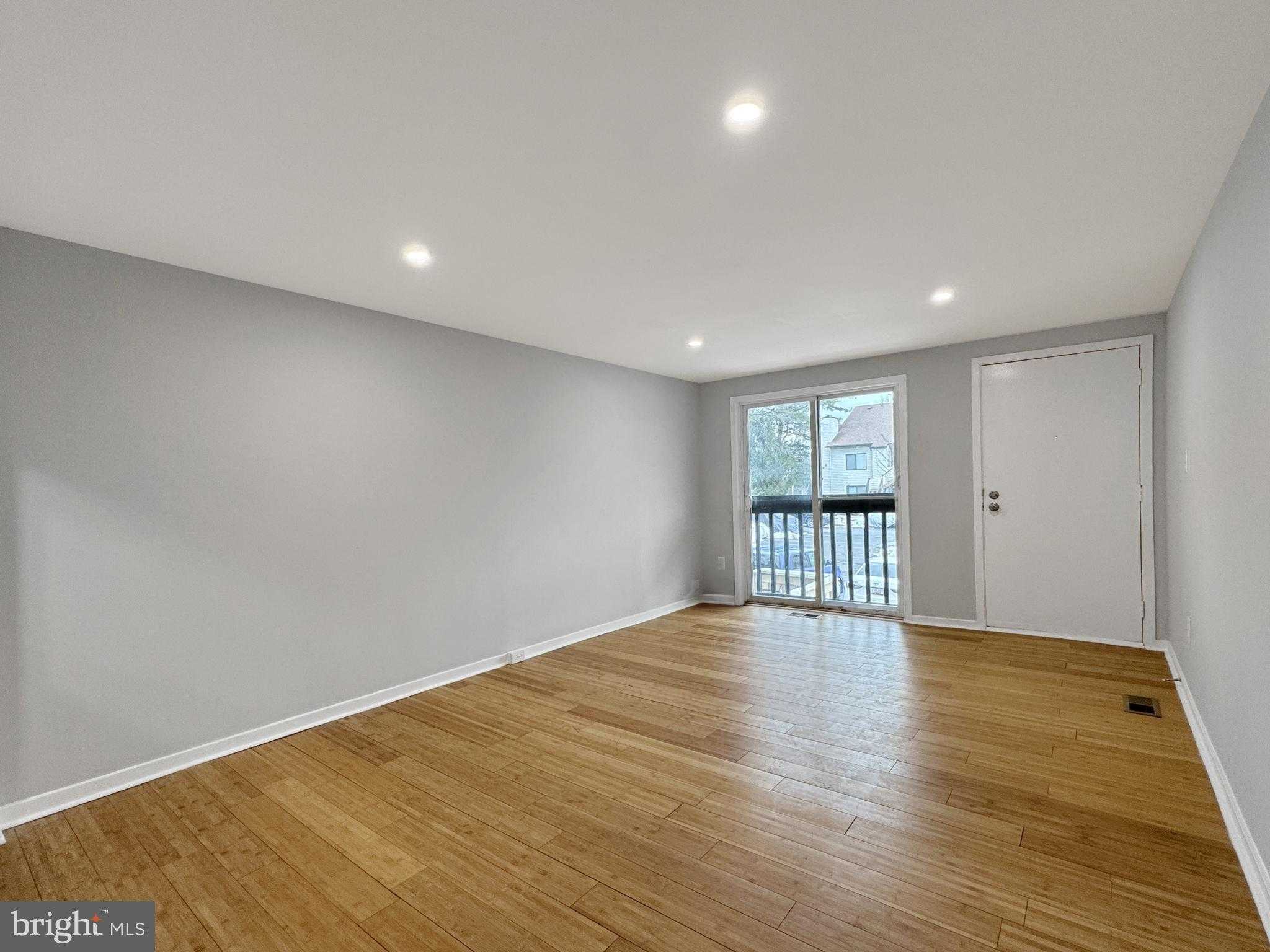 18413 Bishopstone CT # 41 photo 3