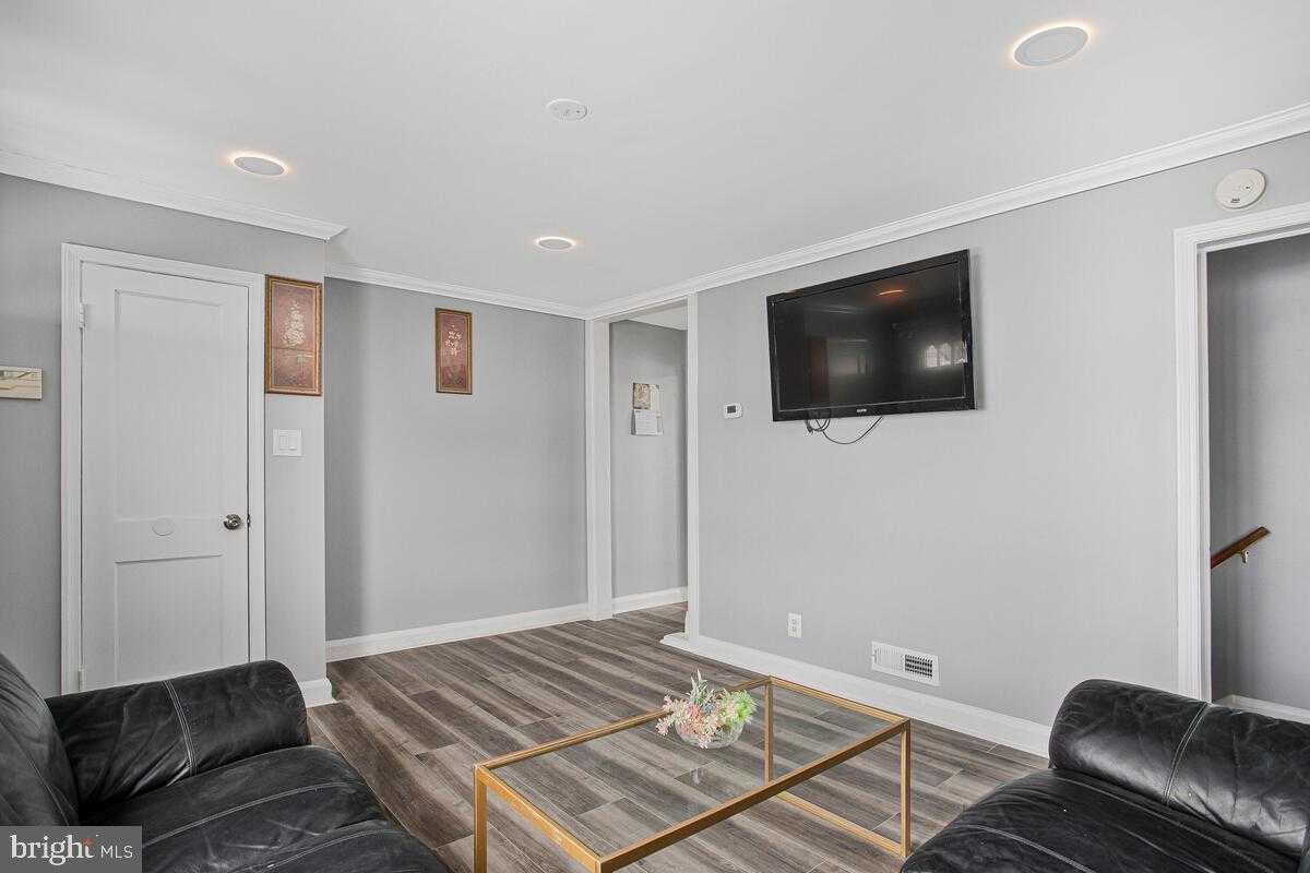 4004 Dudley Ave photo 4