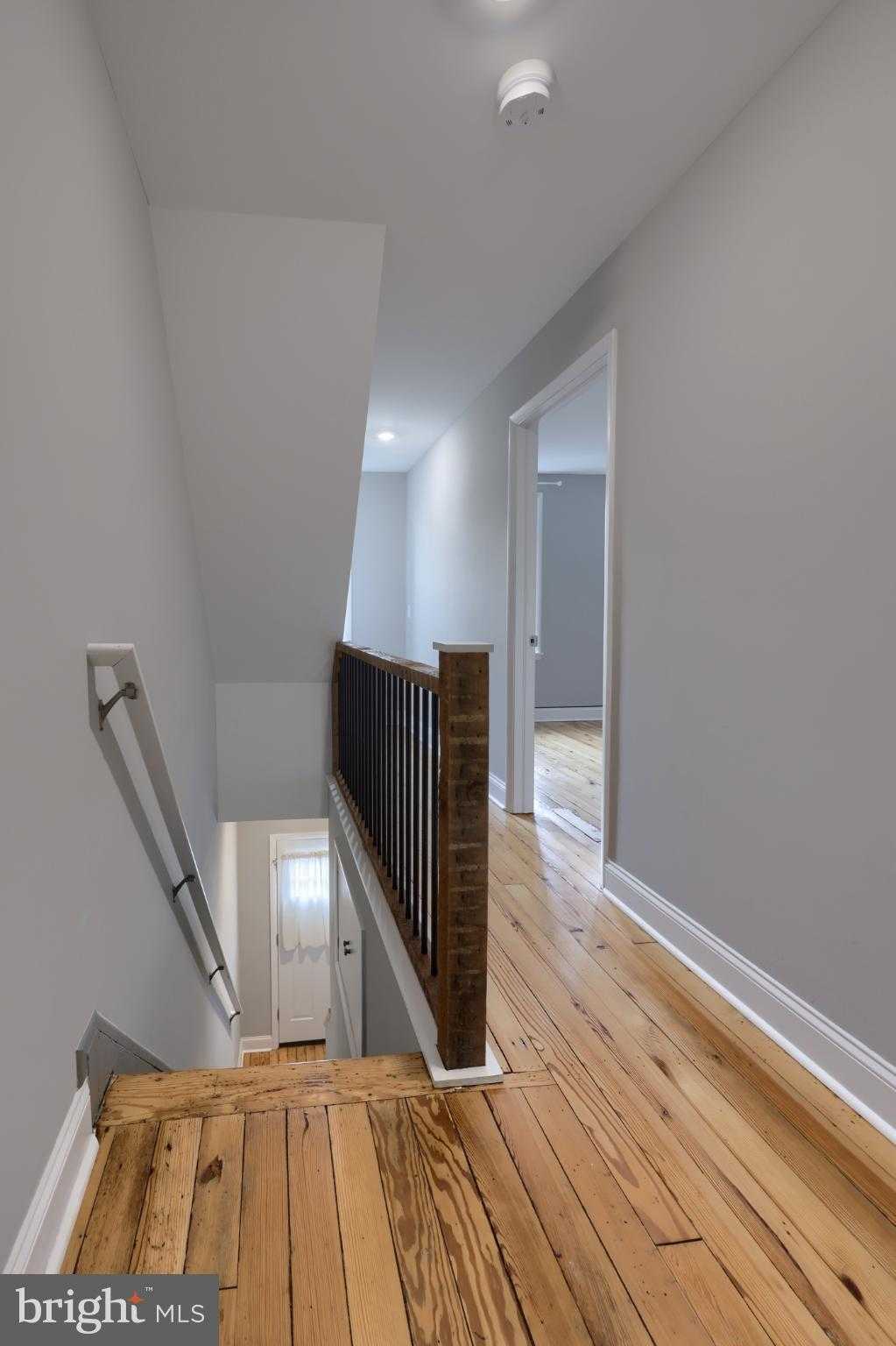 13 E New St photo 30