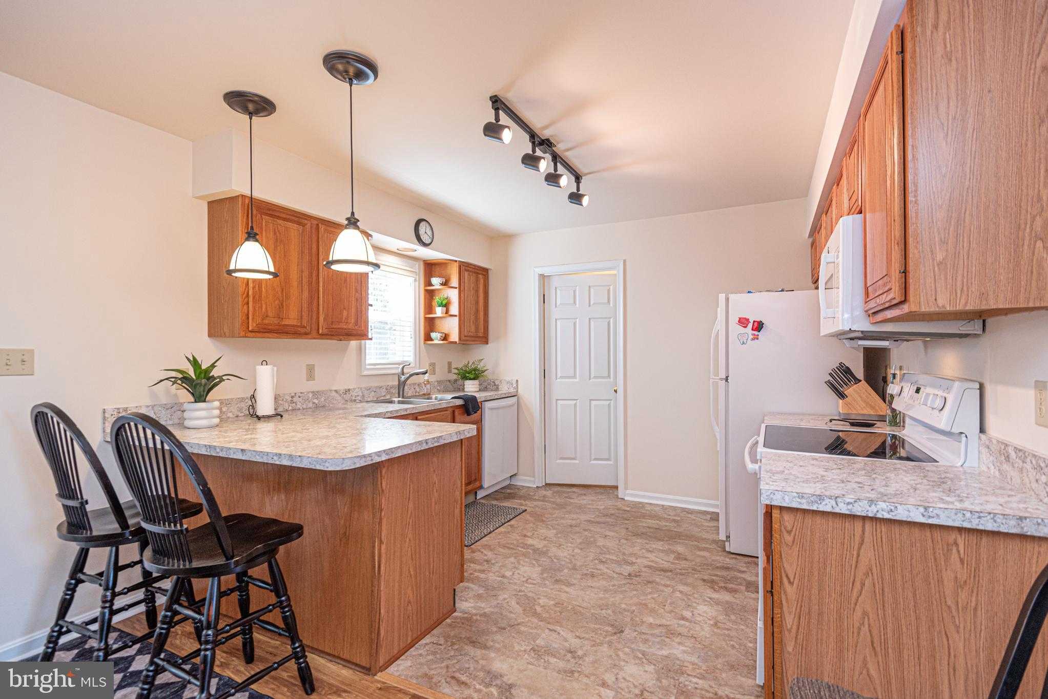 130 Boston Dr photo 18