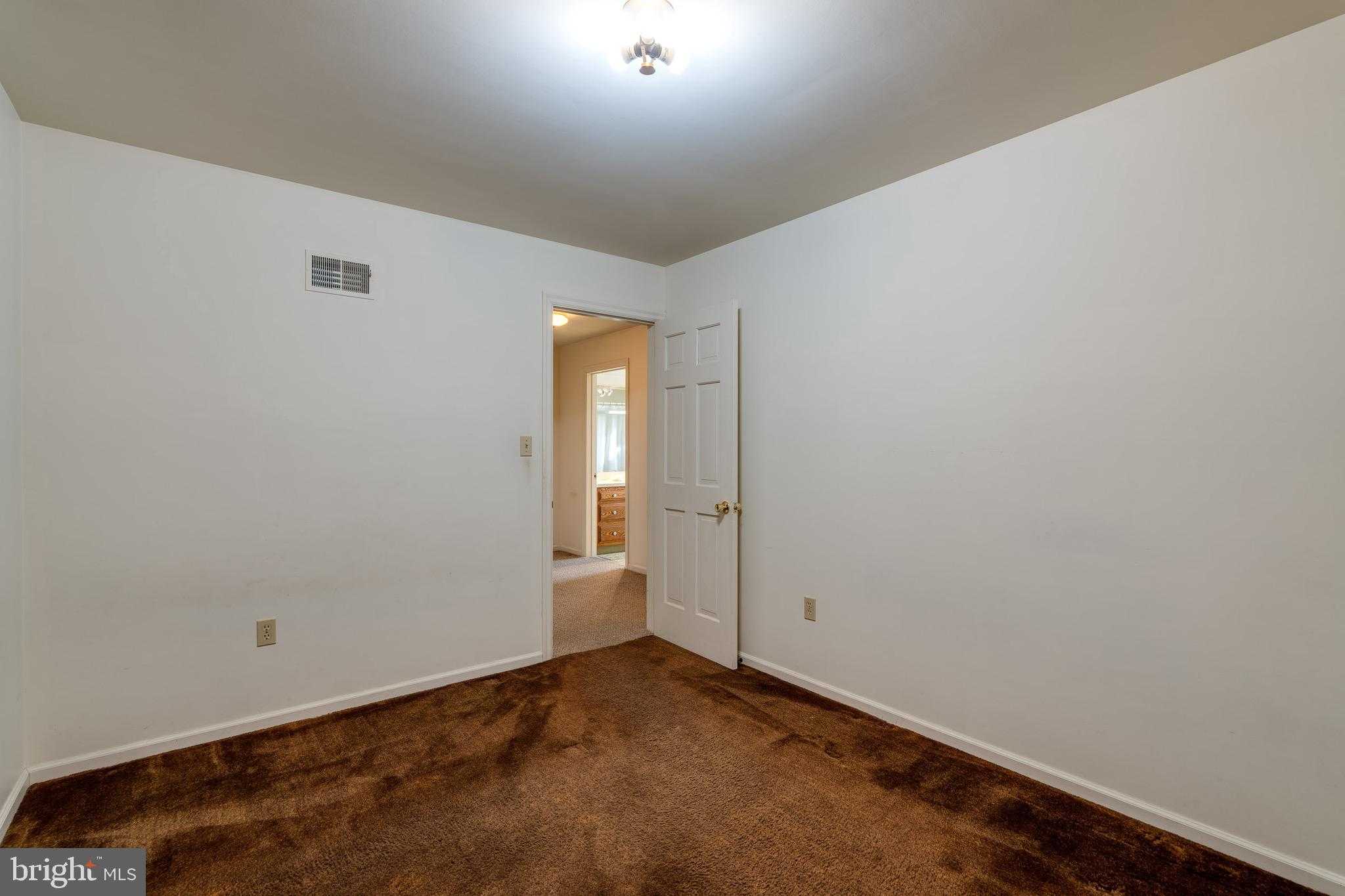 213 Maple Ave photo 30