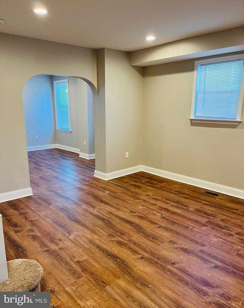 424 N Springfield Rd photo 9