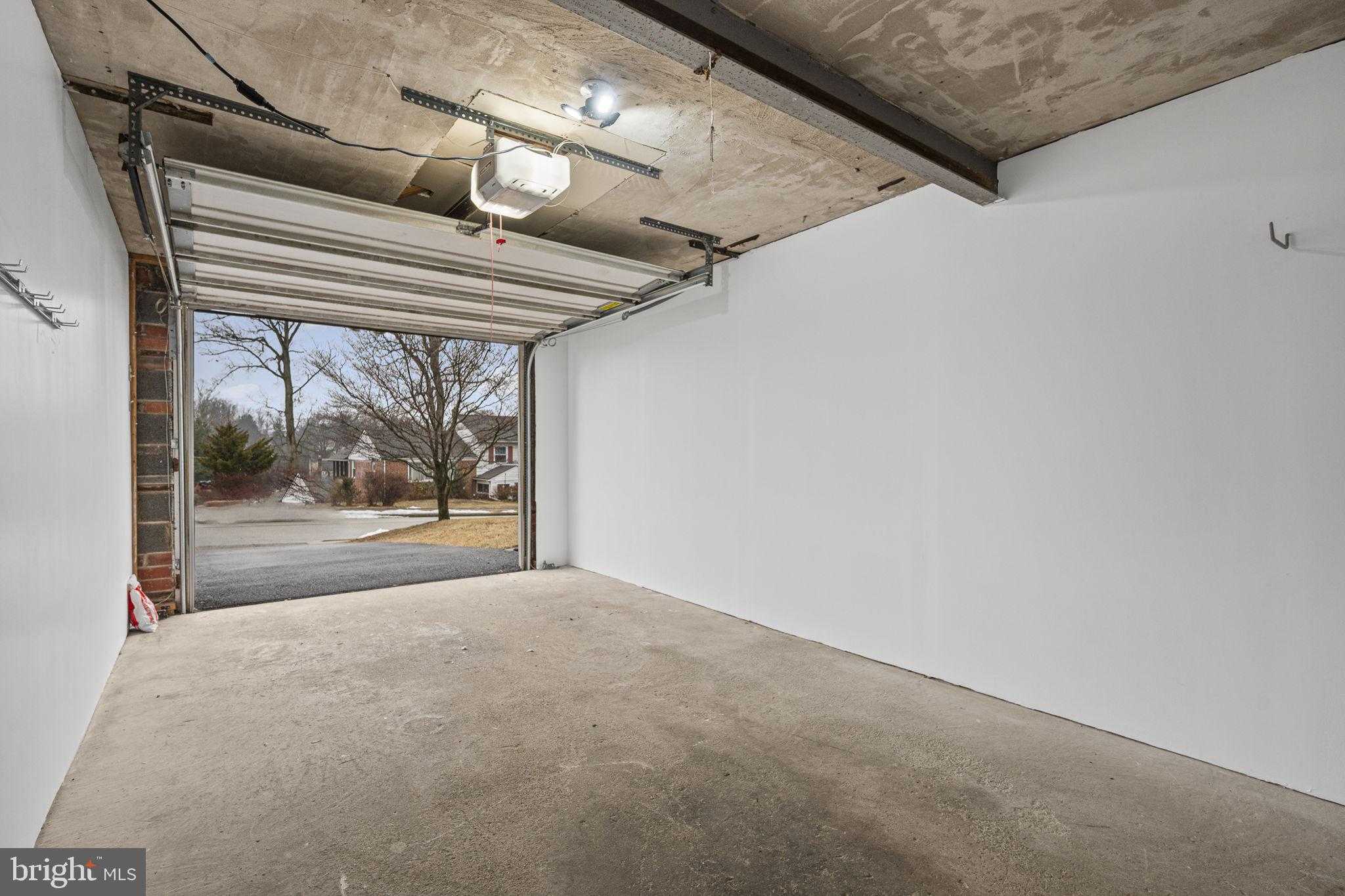 711 Elgin Rd photo 24