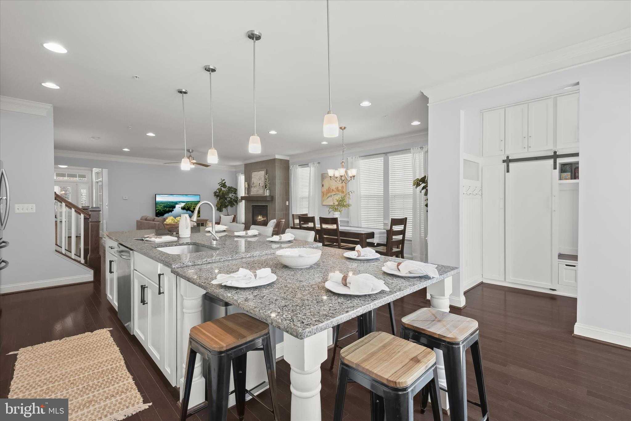 8820 Gunston St photo 20