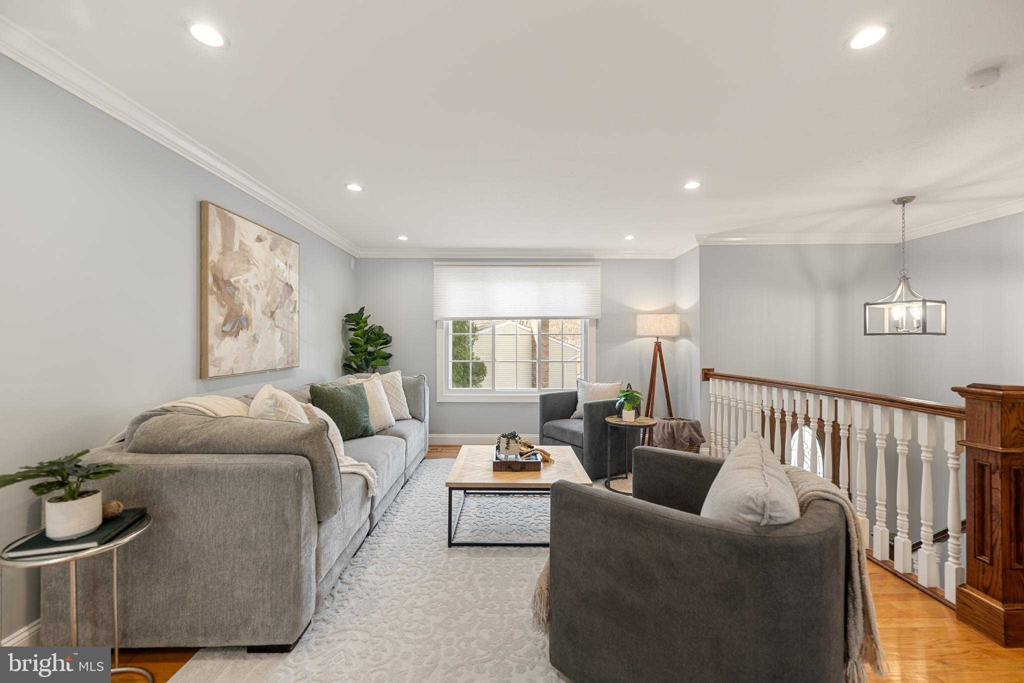 8463 Yellow Leaf CT photo 3