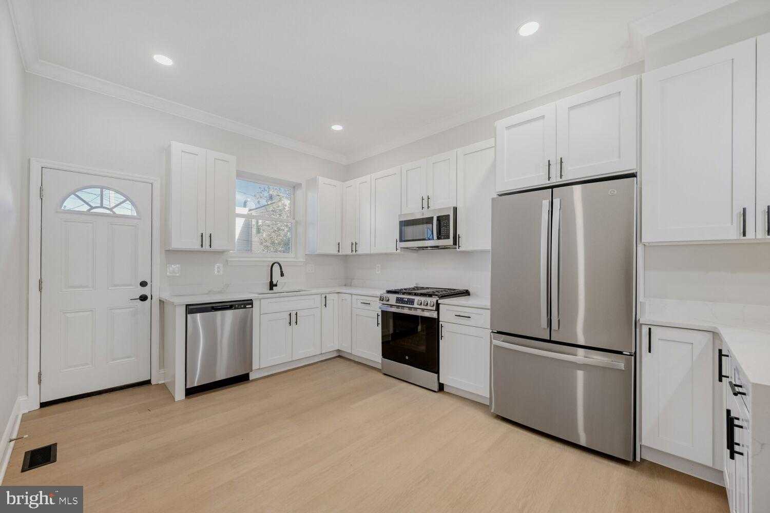 2328 E Baltimore St photo 15