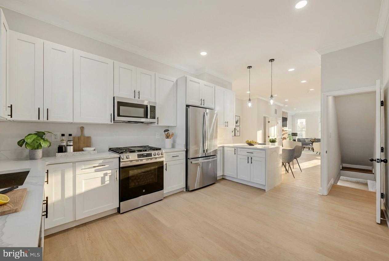 2328 E Baltimore St photo 7