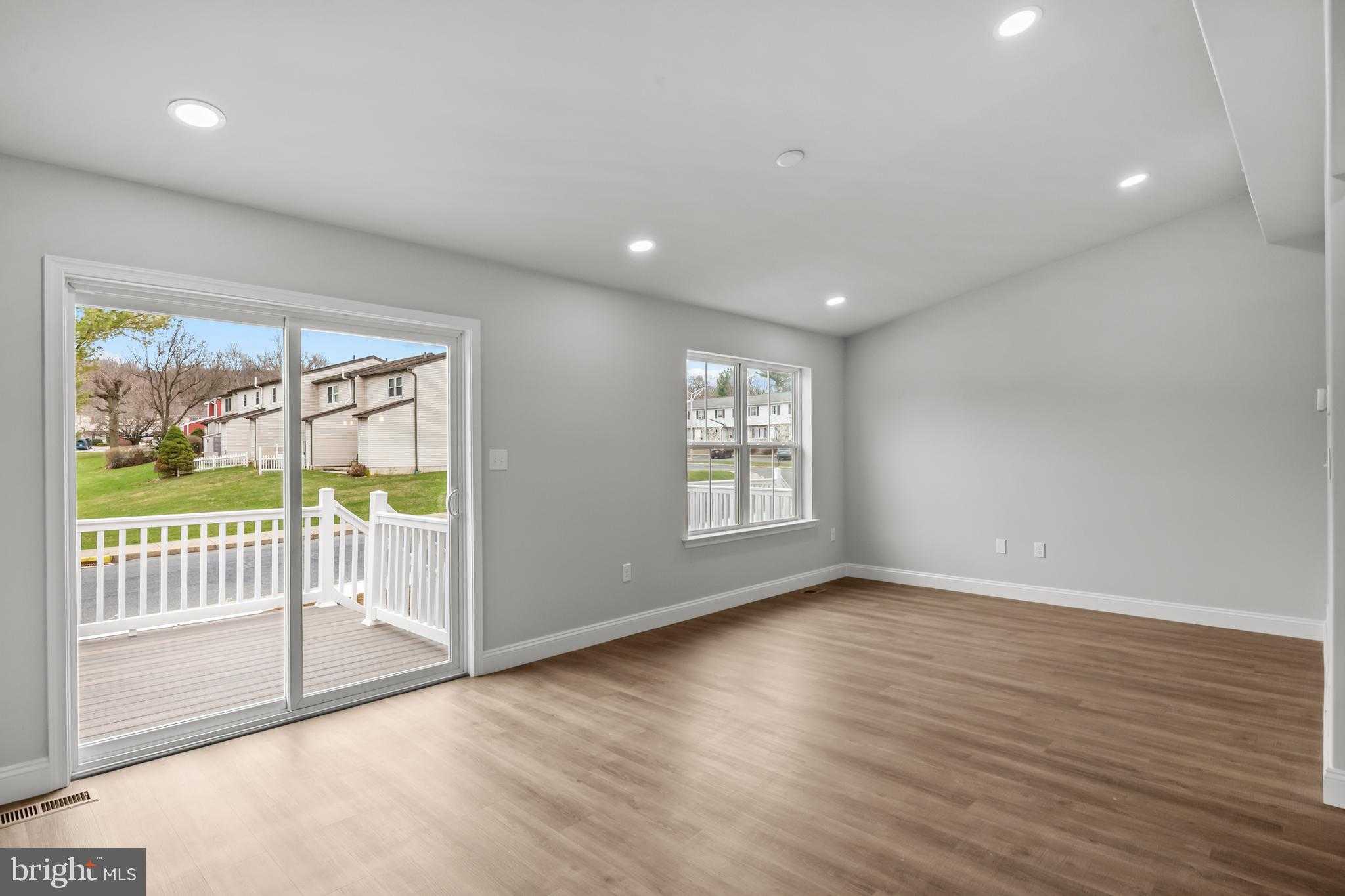 223 Lucille Way photo 7