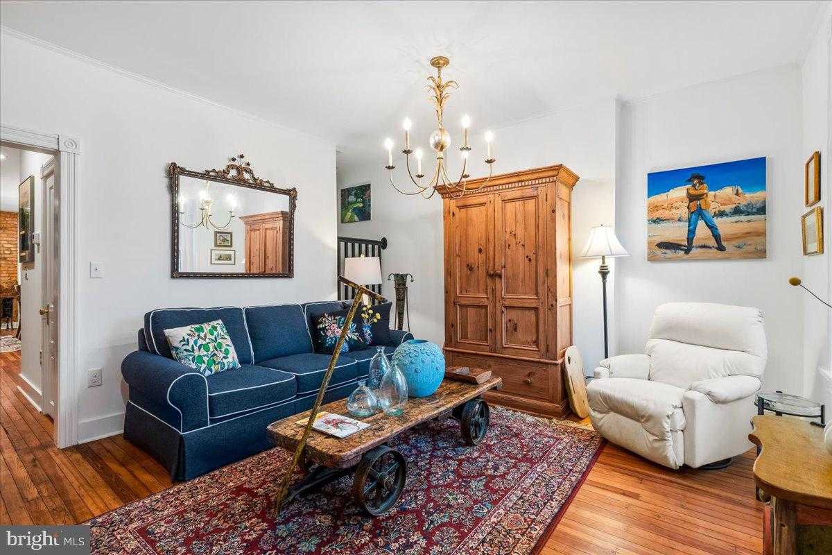 338 E Church St photo 5