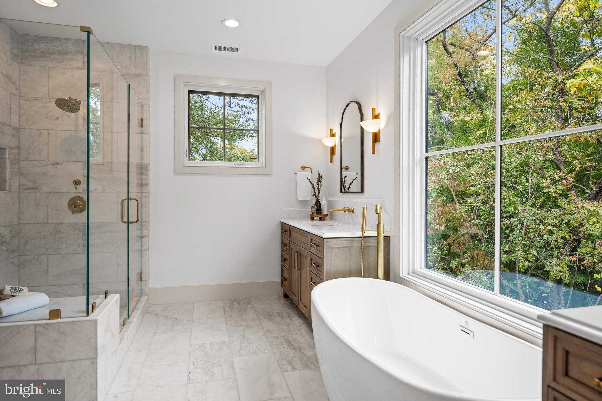 2133 N Oakland St photo 26