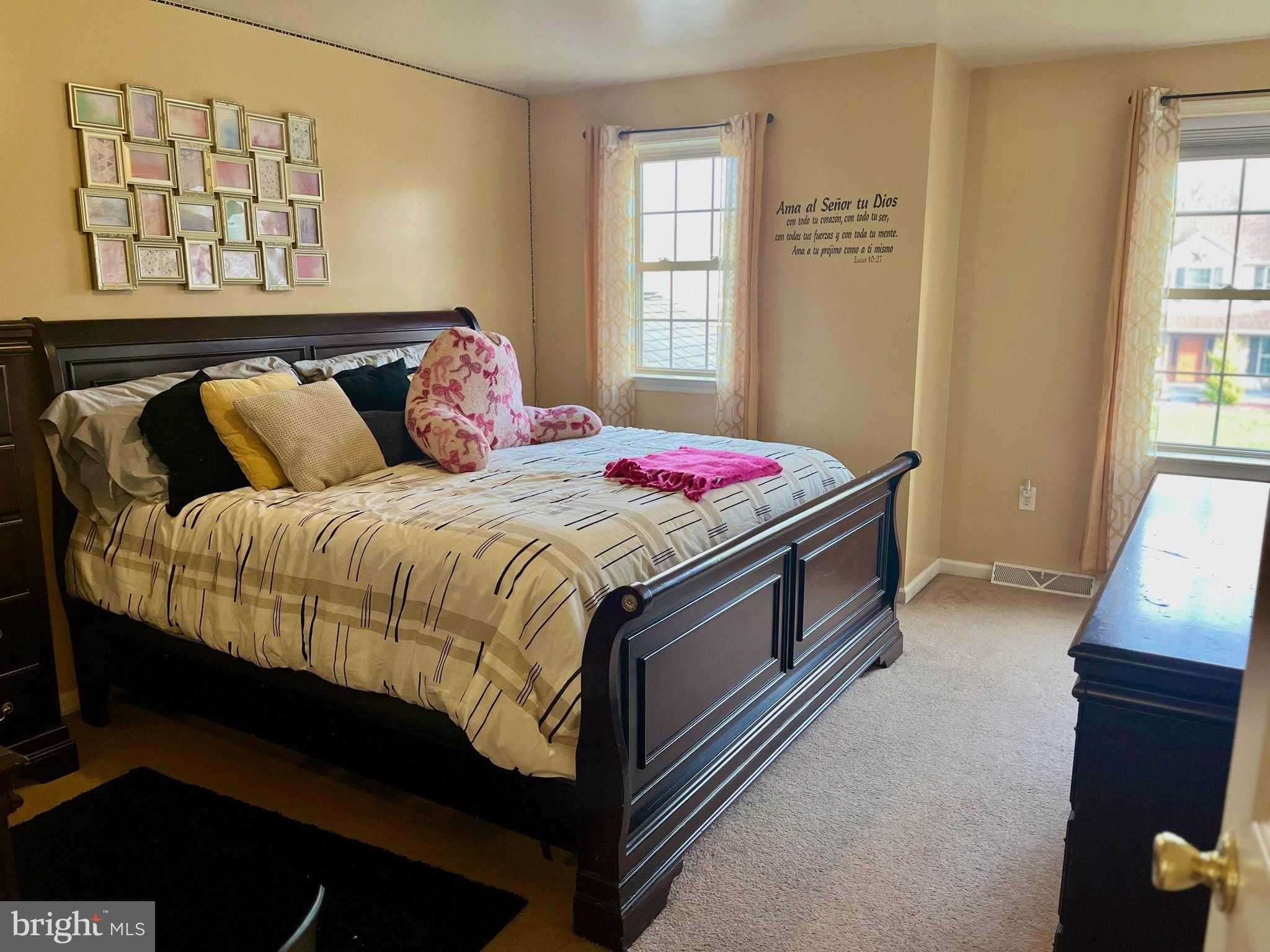 134 Twin Creeks Dr photo 24